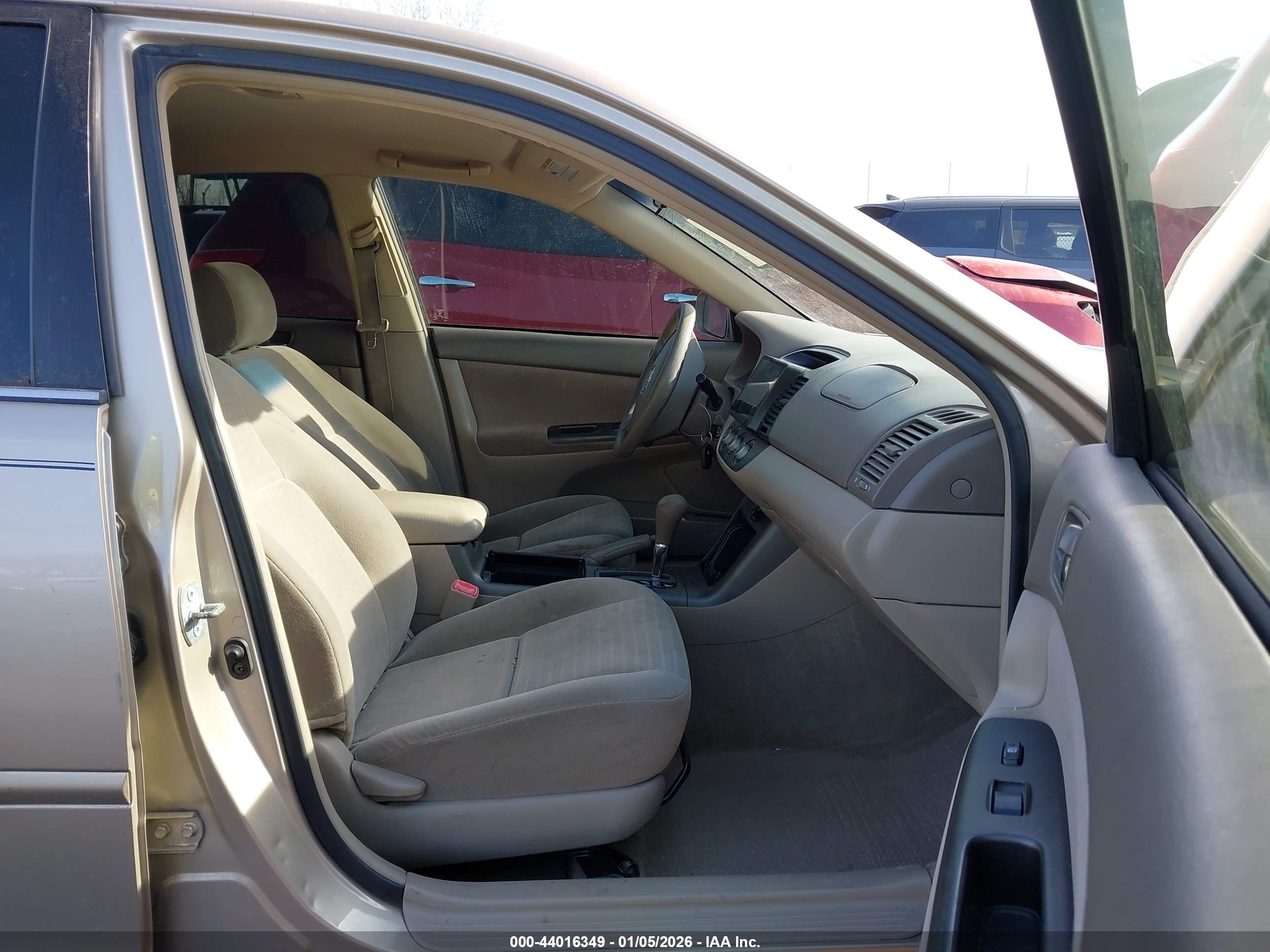 TOYOTA CAMRY image 5