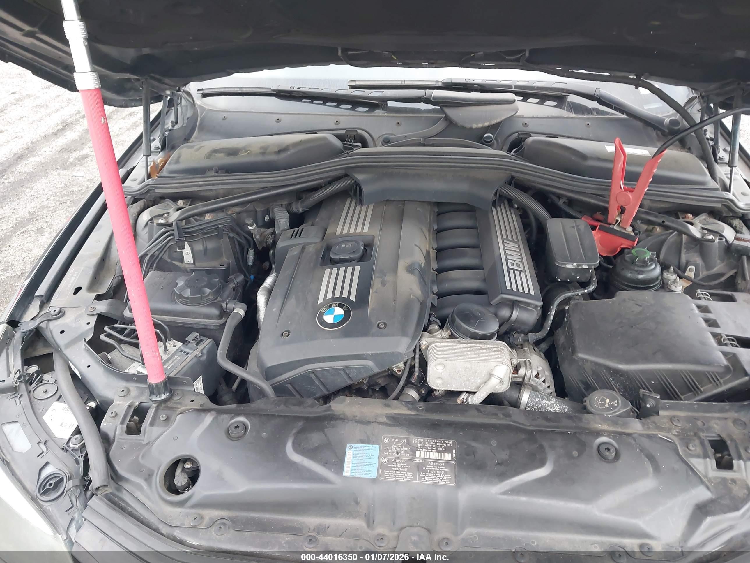 BMW 528I image 10