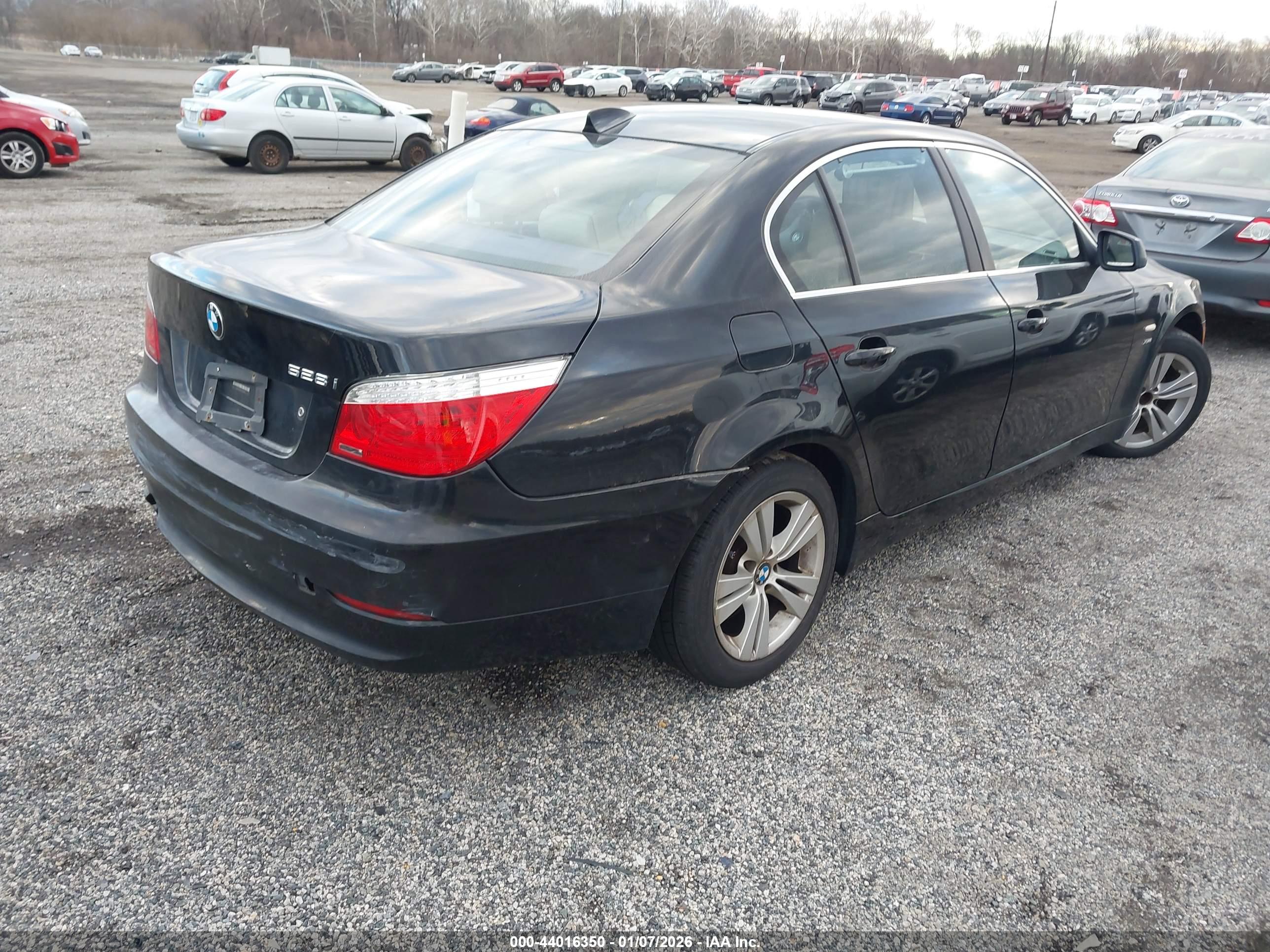 BMW 528I image 4