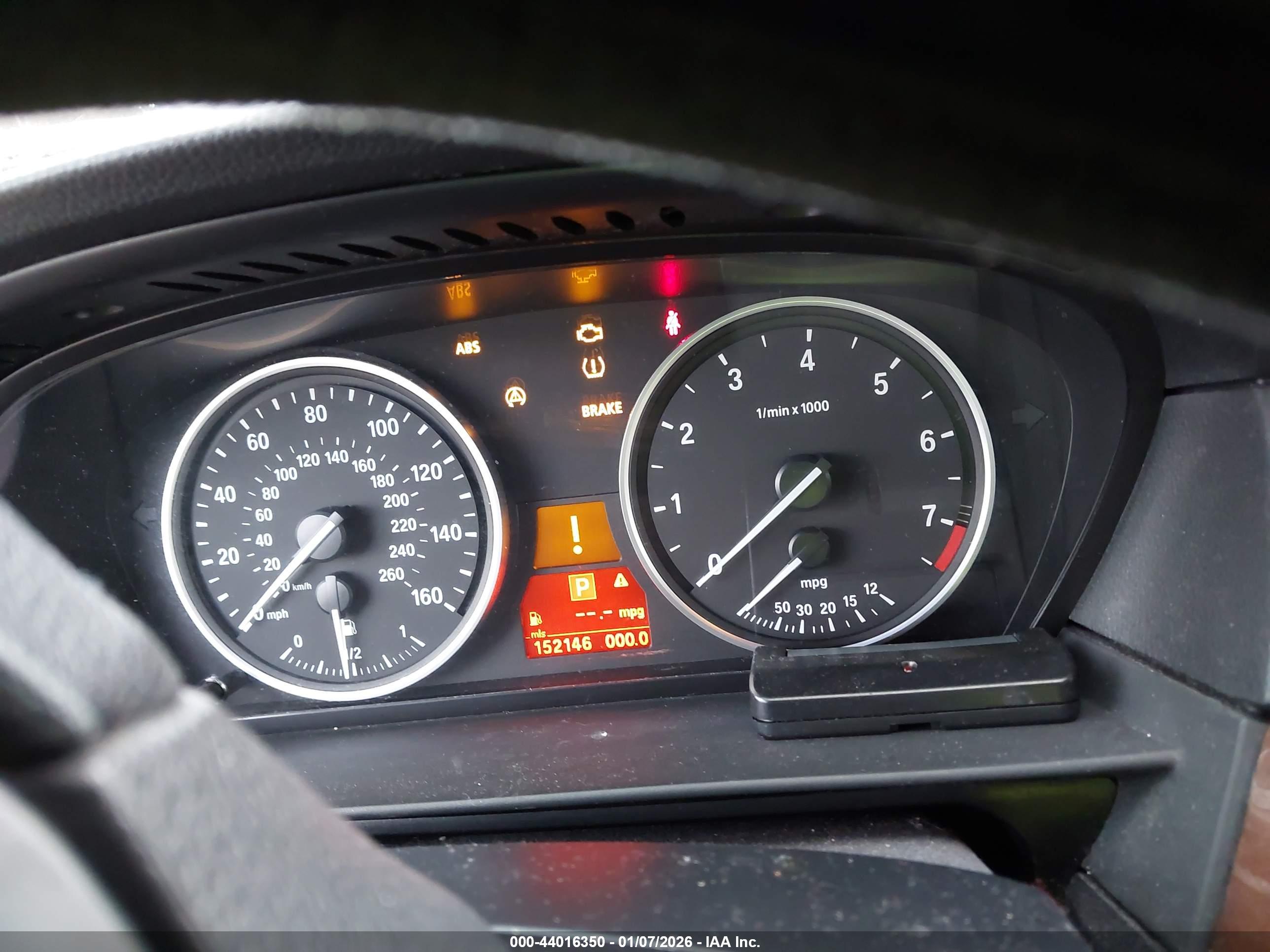 BMW 528I image 7