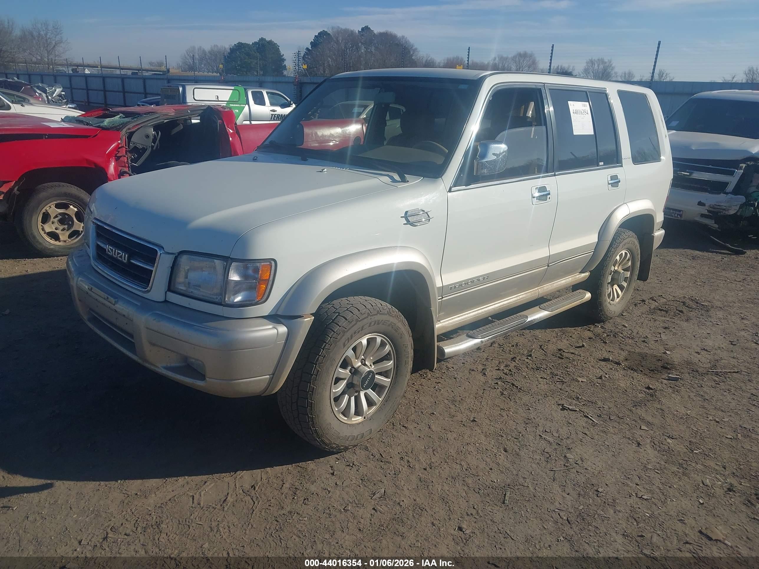 ISUZU TROOPER image 2