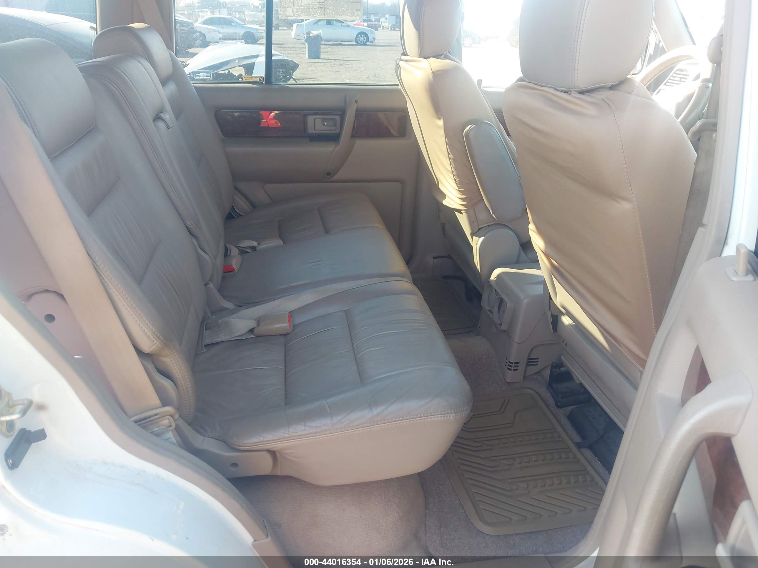 ISUZU TROOPER image 8