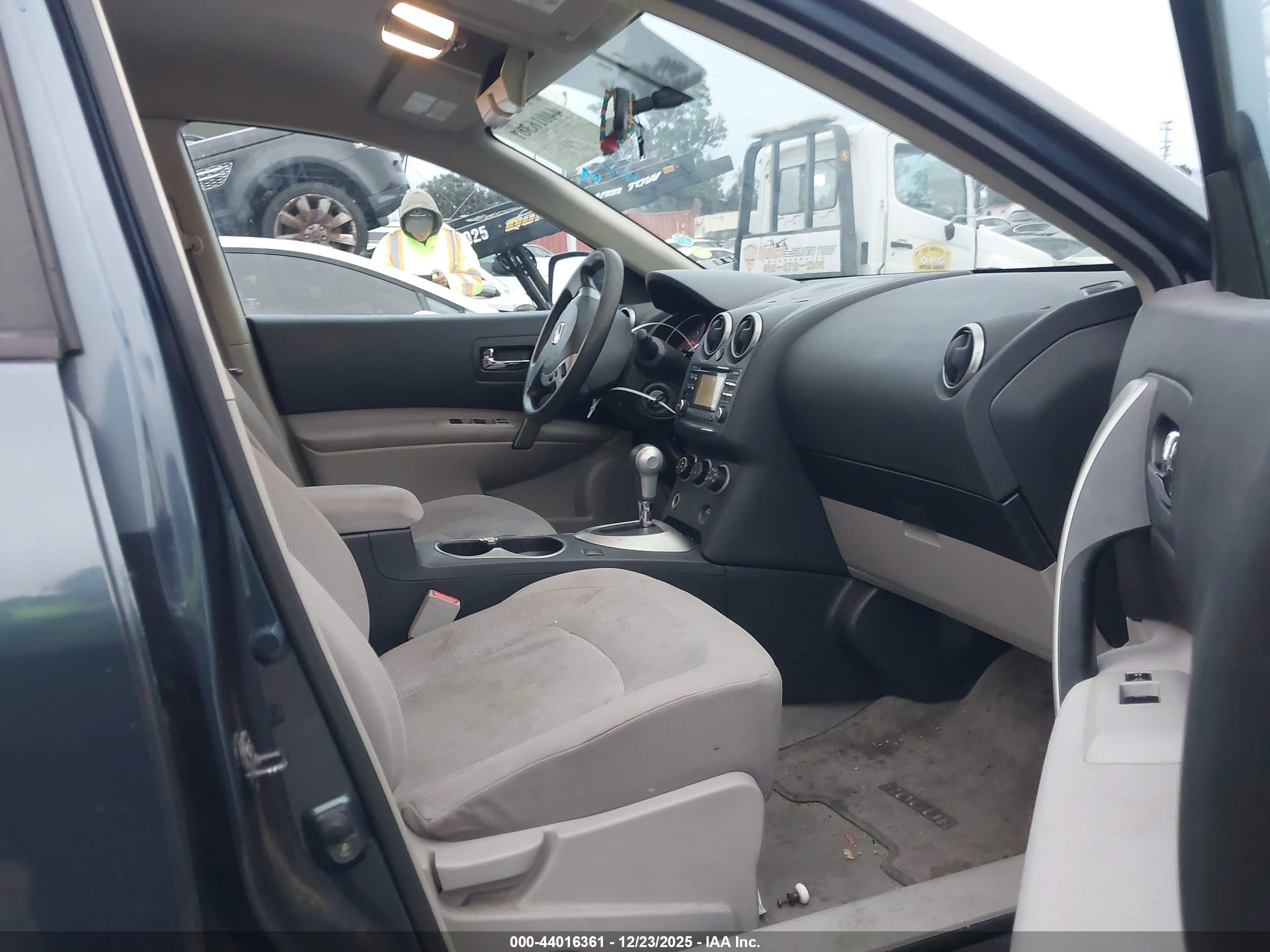 NISSAN ROGUE image 5