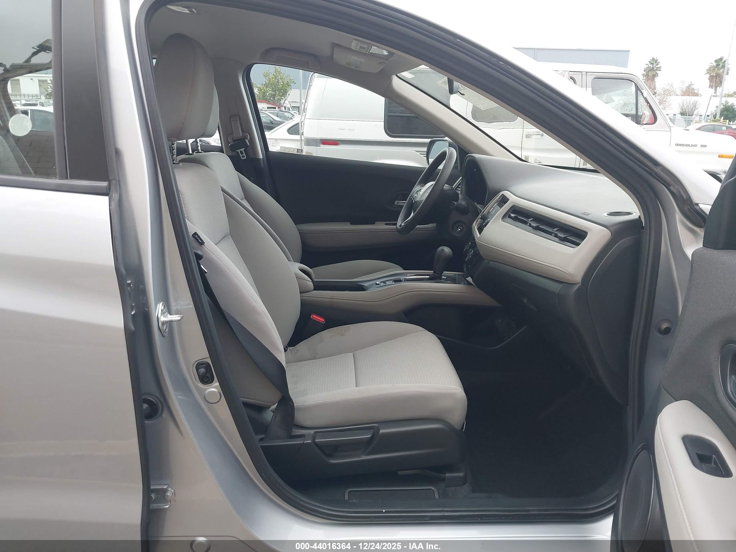 HONDA HR-V image 5