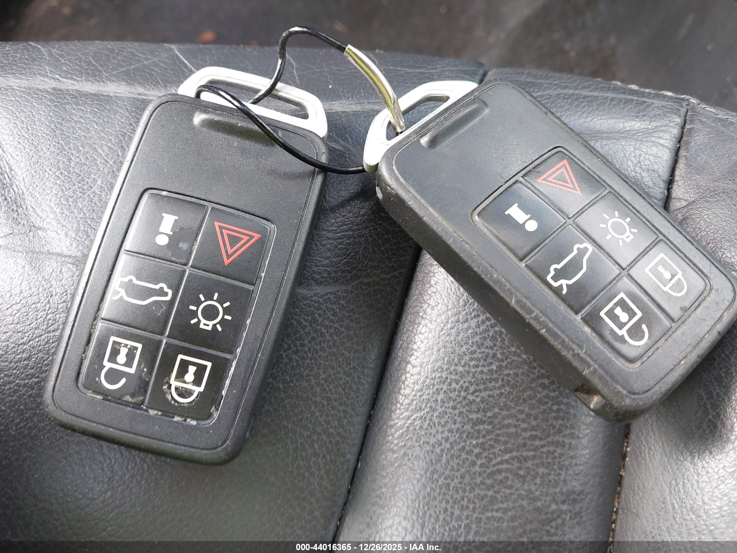 VOLVO S60 image 11