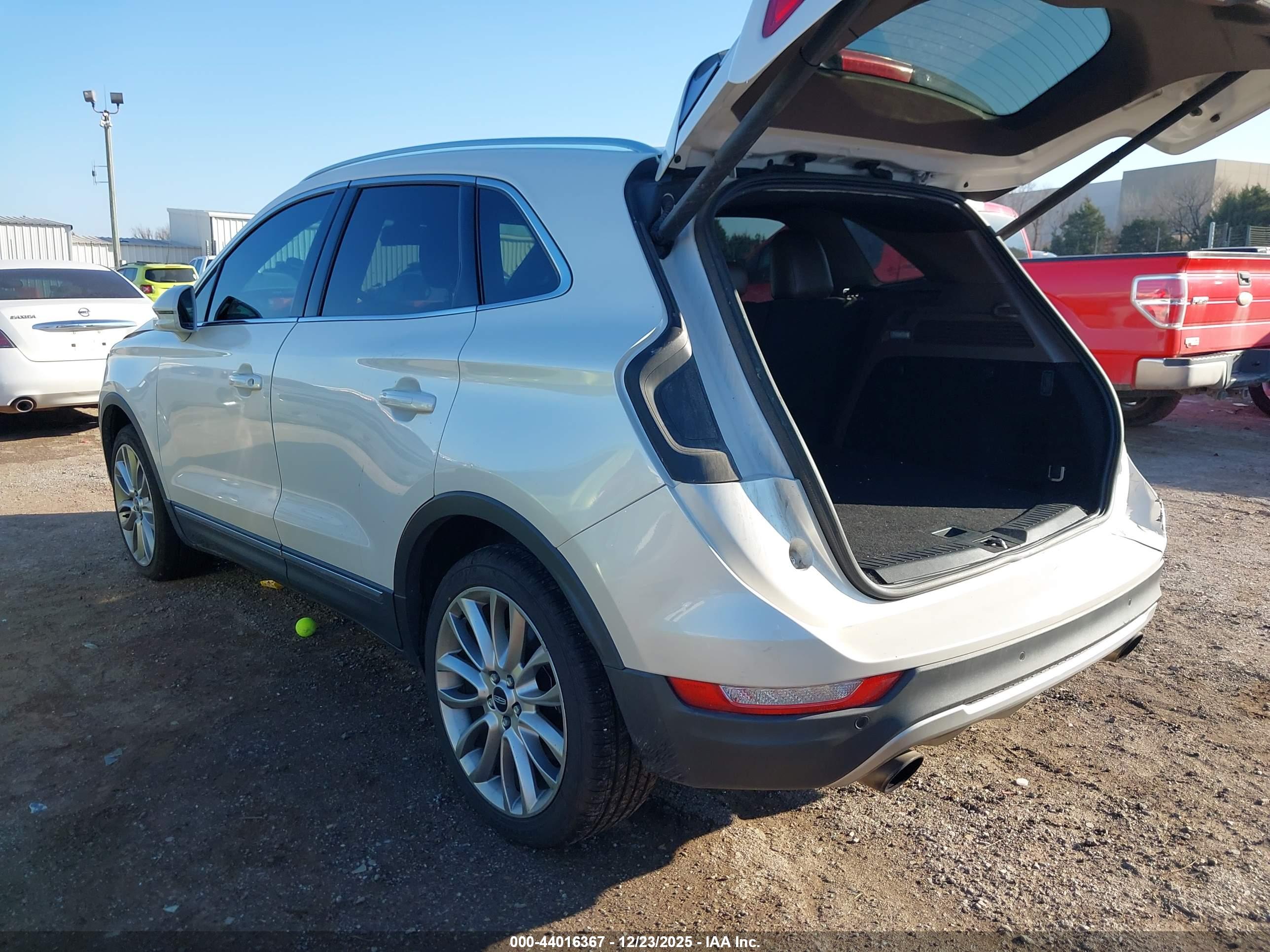 LINCOLN MKC image 3