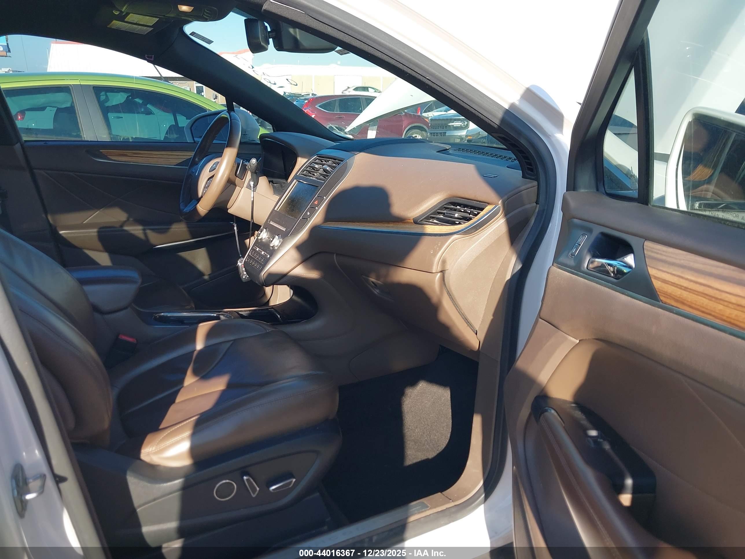 LINCOLN MKC image 5