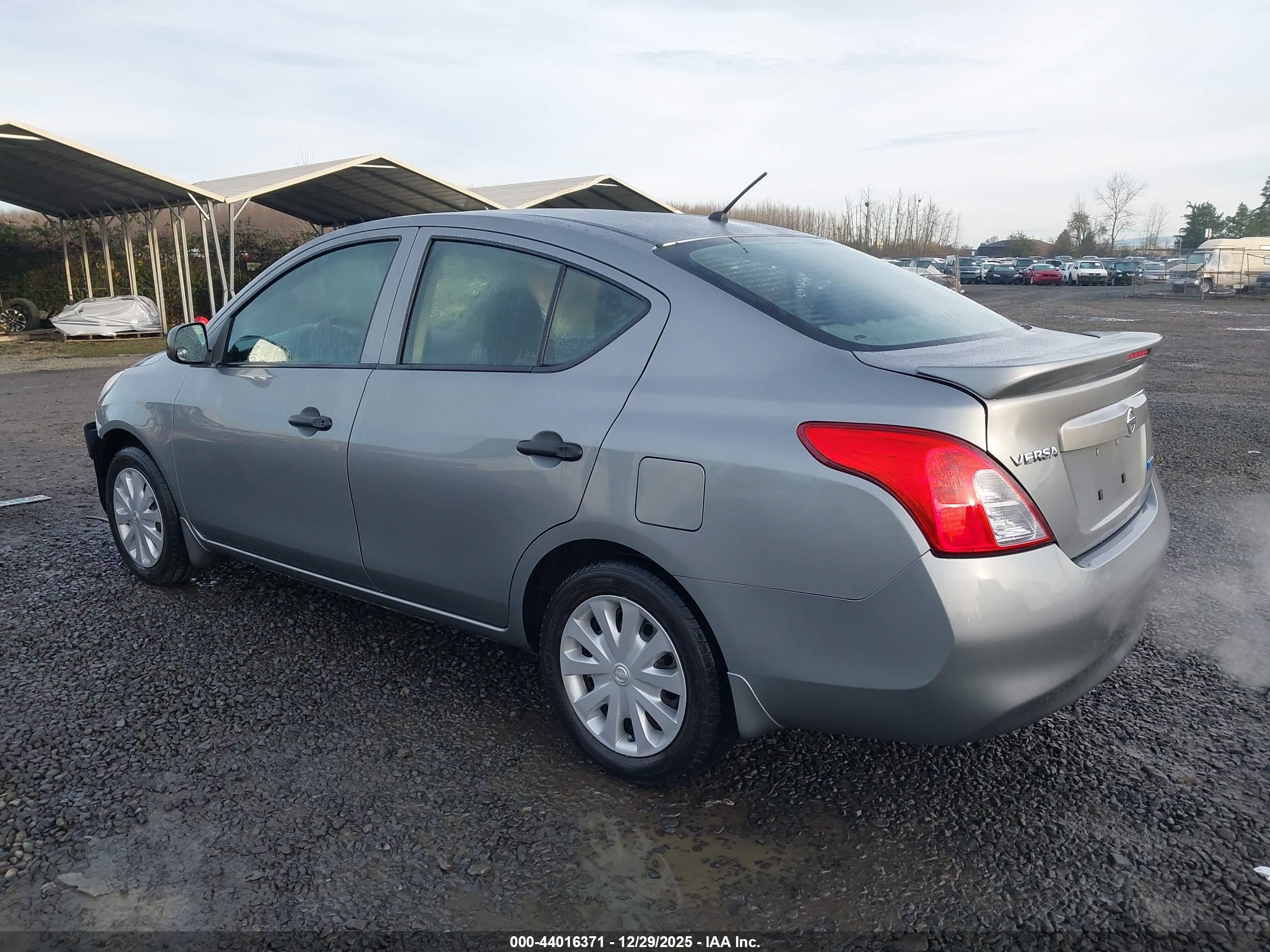 NISSAN VERSA image 3