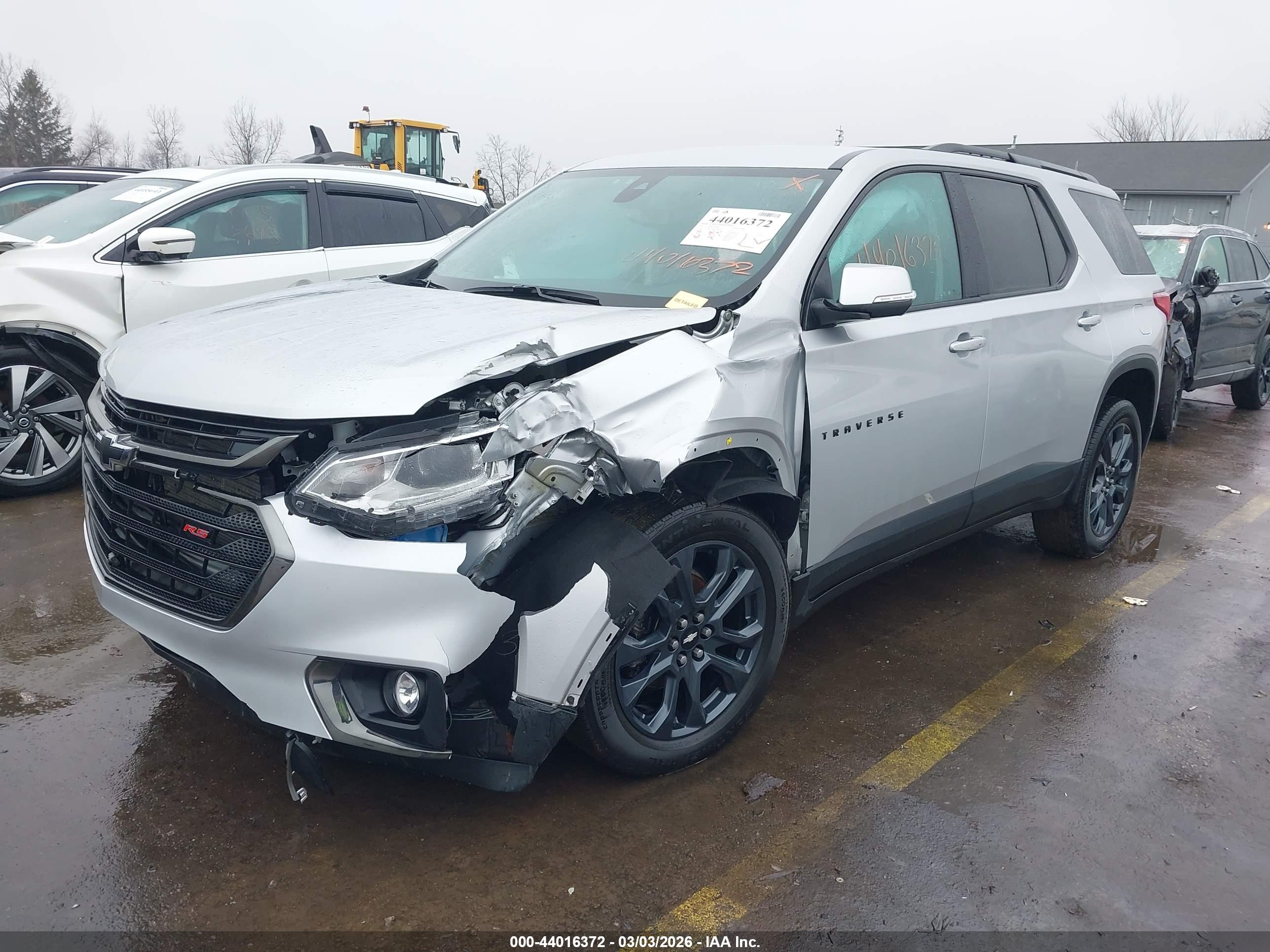CHEVROLET TRAVERSE image 2