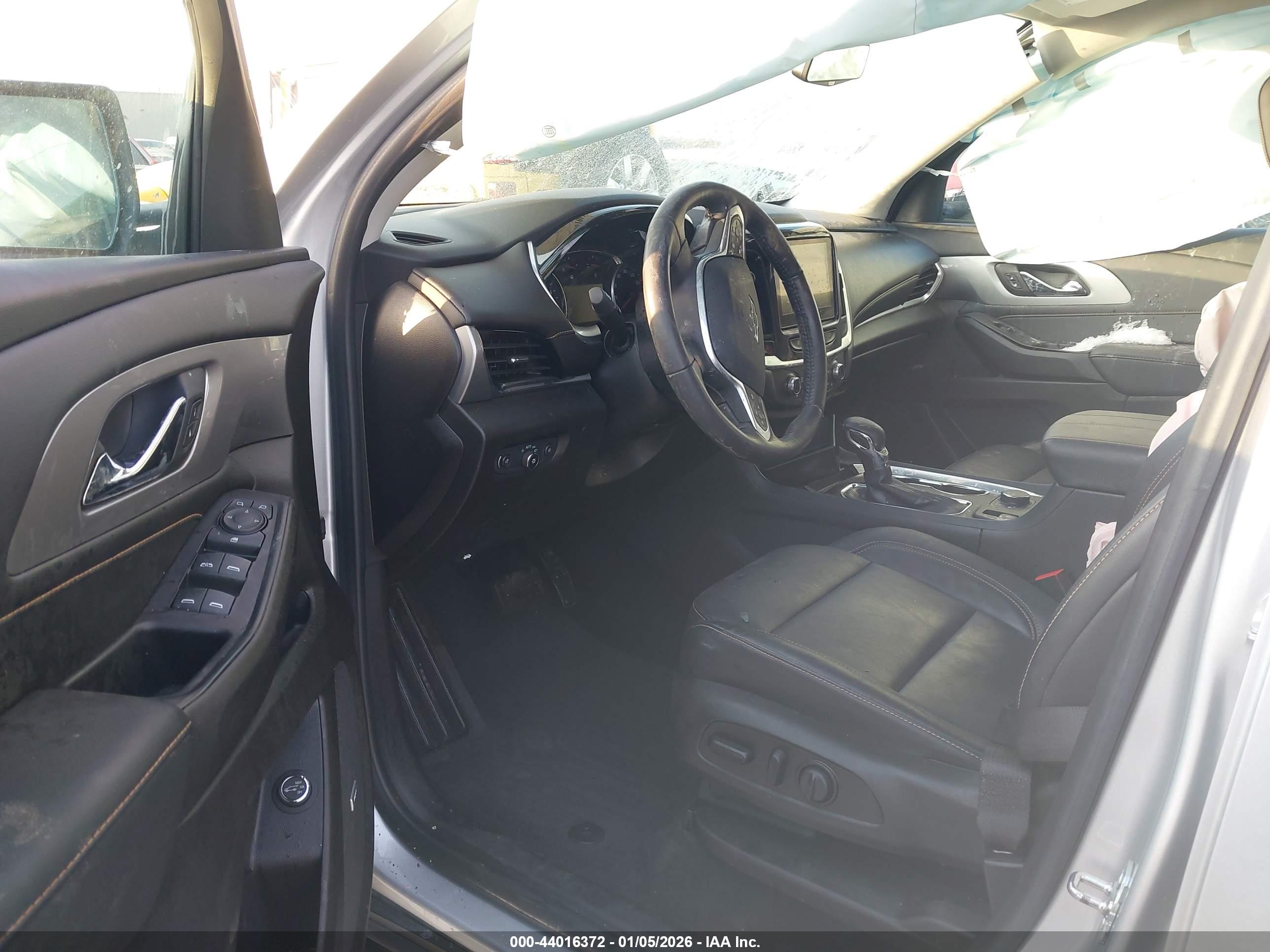 CHEVROLET TRAVERSE image 5