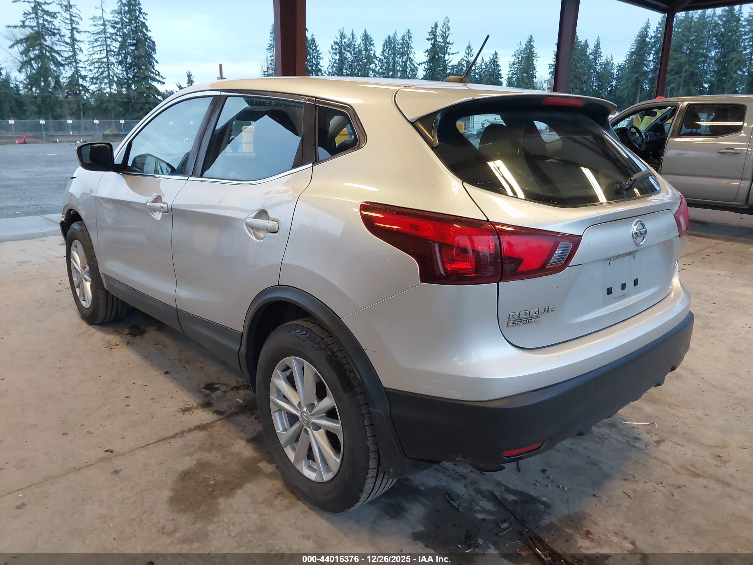 NISSAN ROGUE image 3