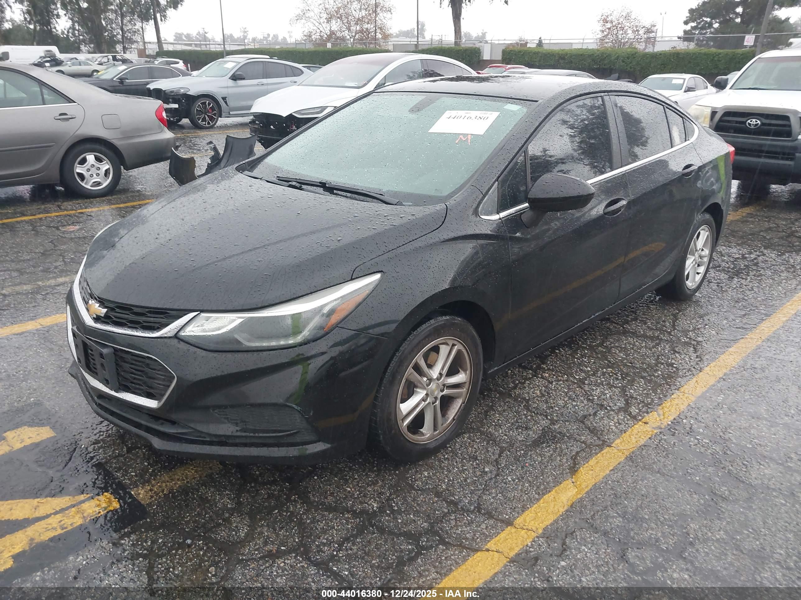 CHEVROLET CRUZE image 2