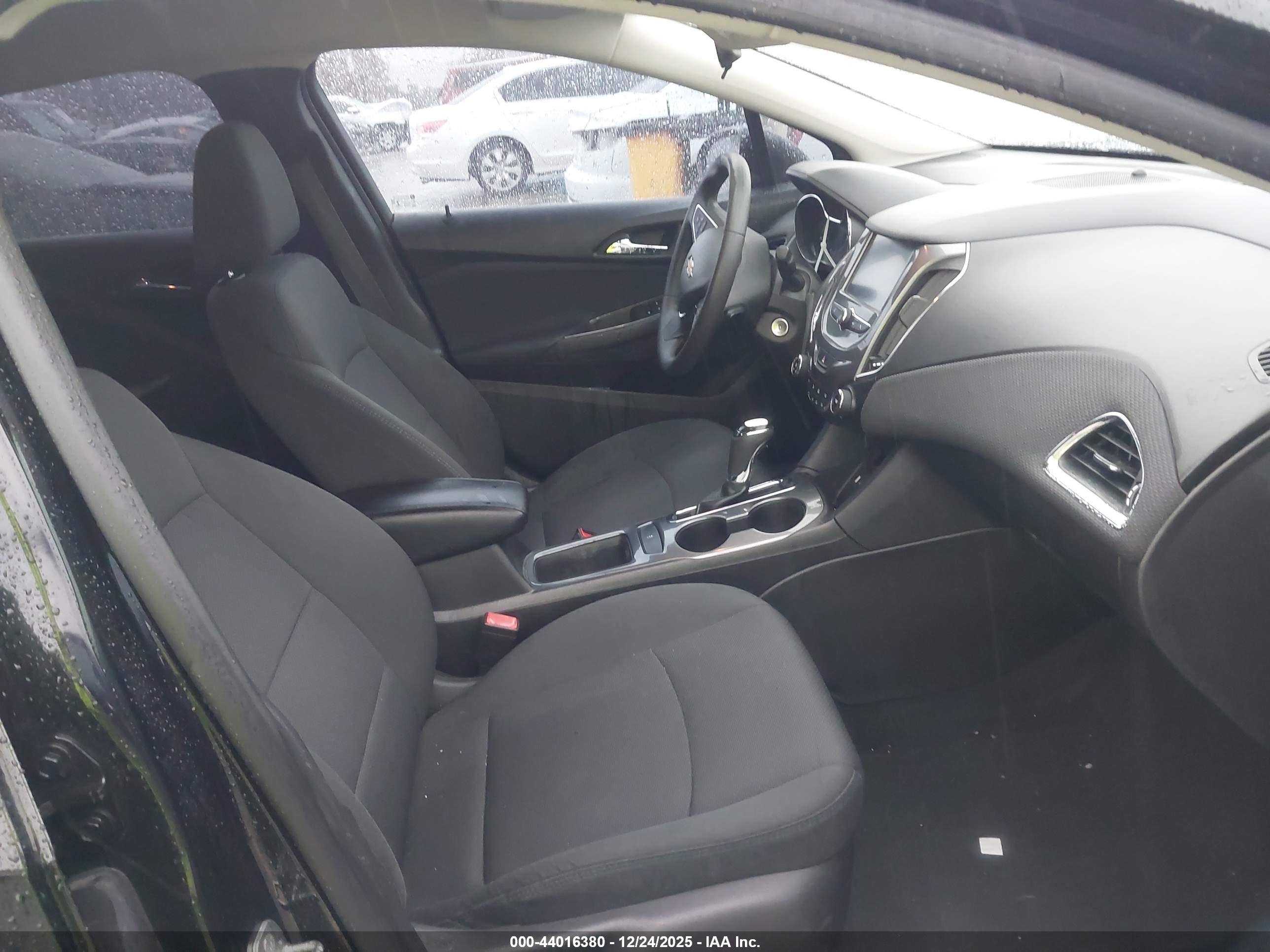CHEVROLET CRUZE image 5