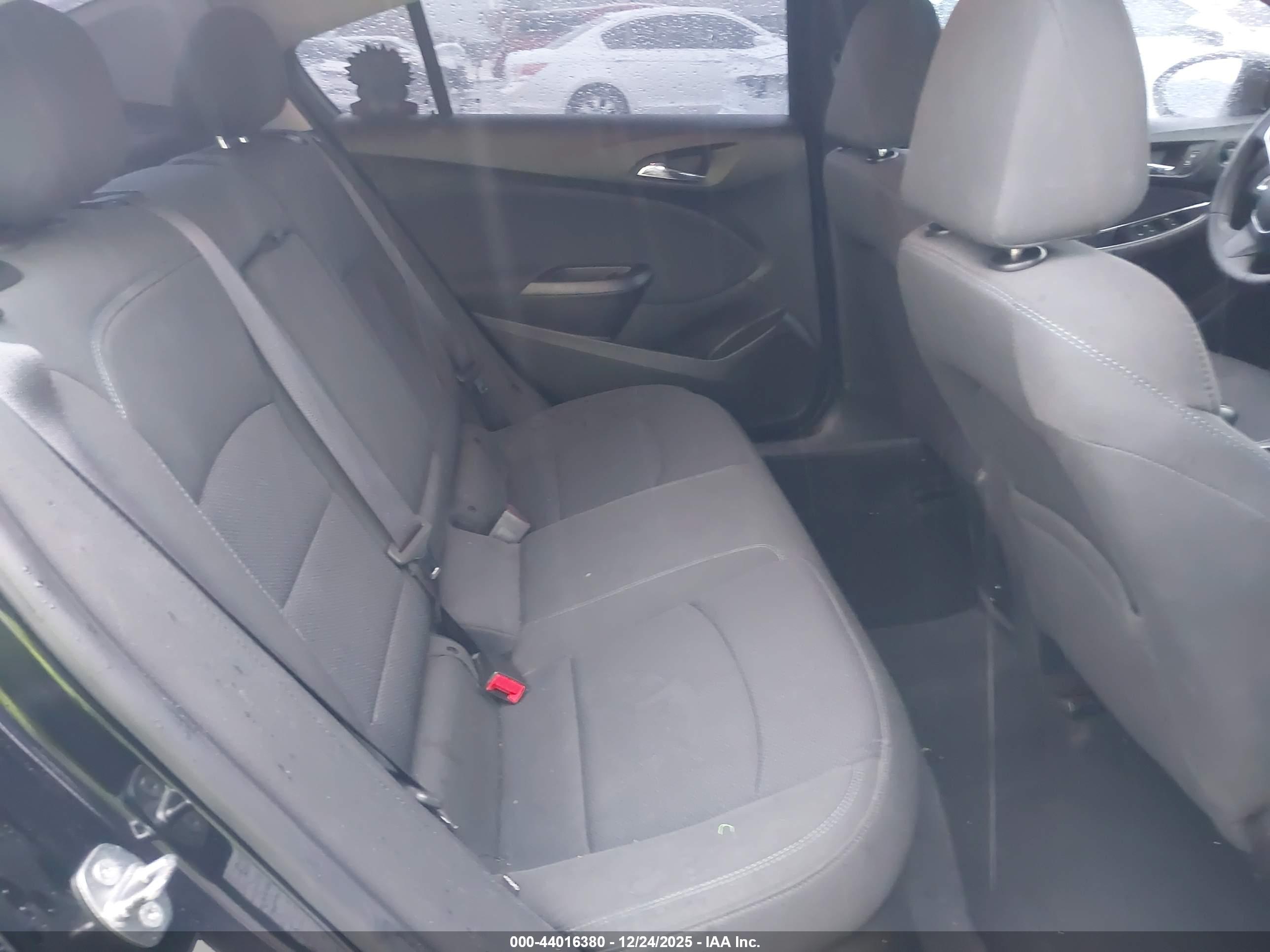 CHEVROLET CRUZE image 8