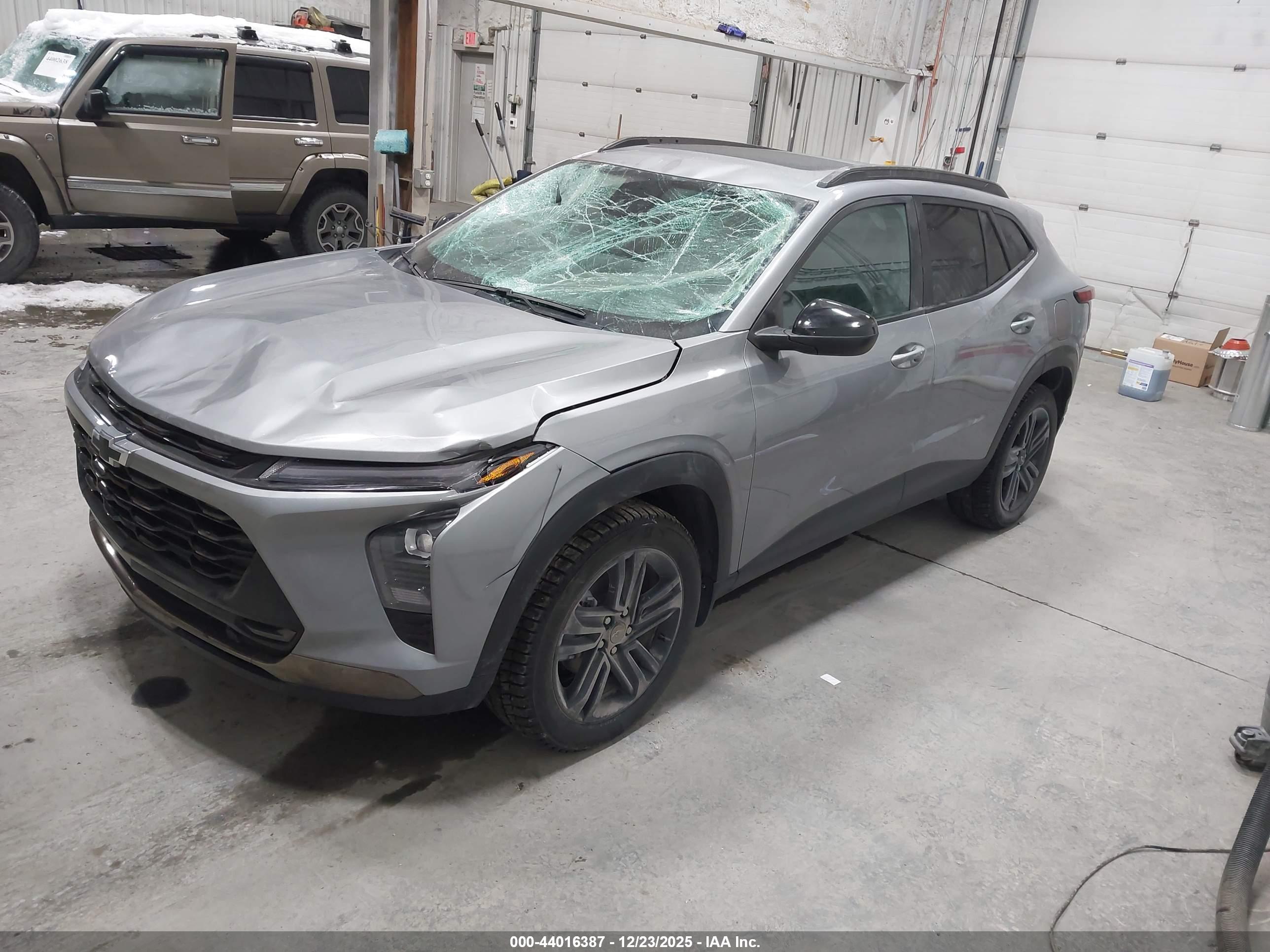 CHEVROLET TRAX image 2