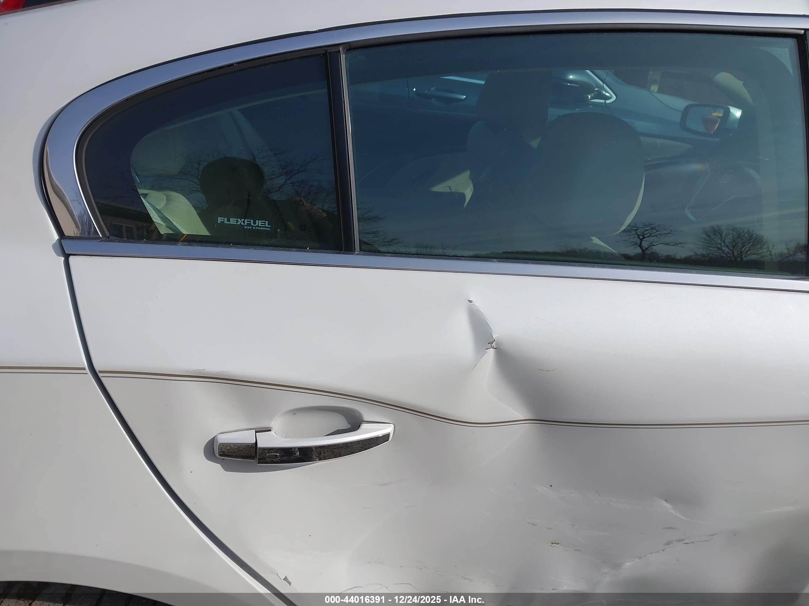 BUICK LACROSSE image 8