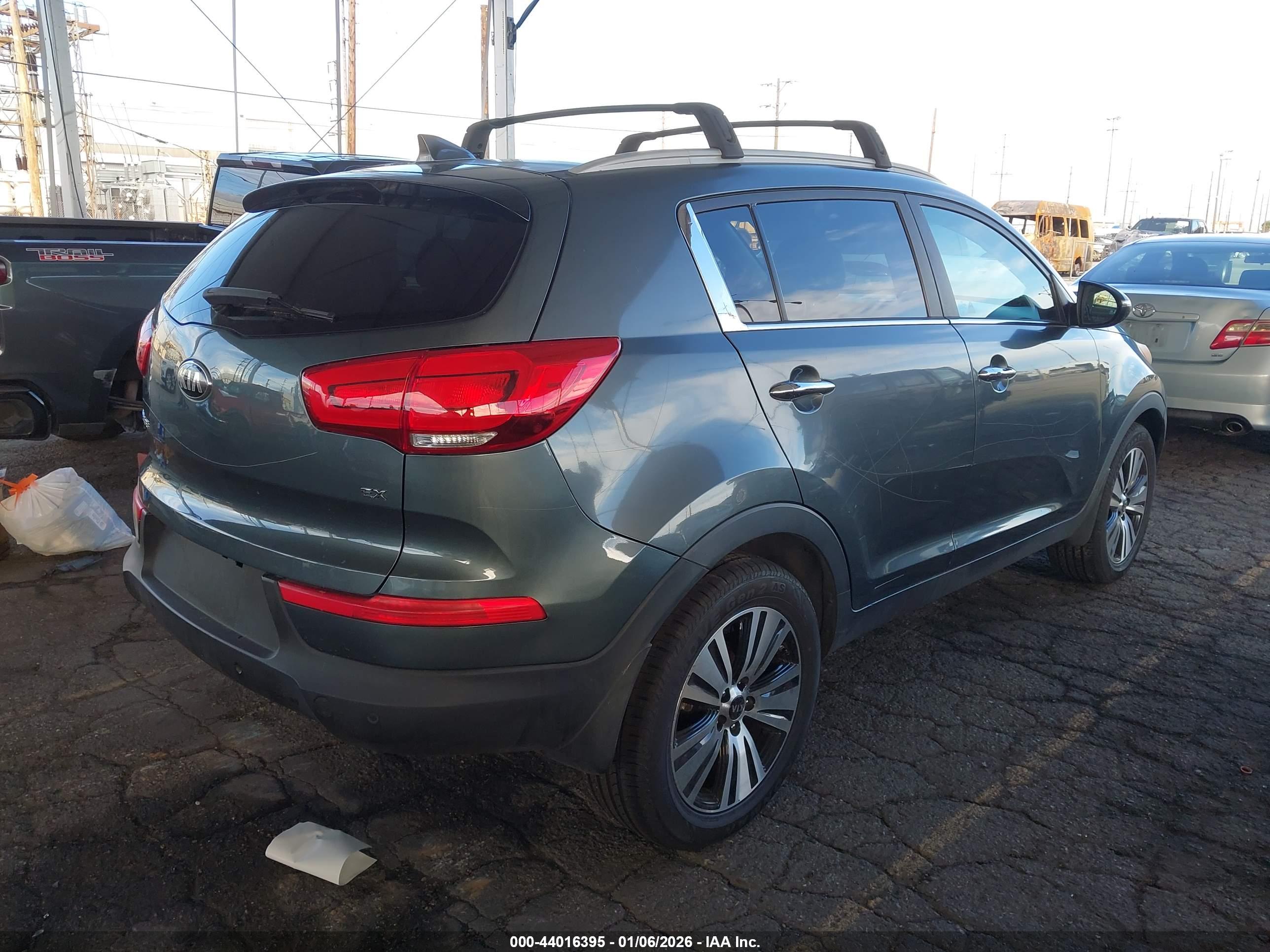 KIA SPORTAGE image 4