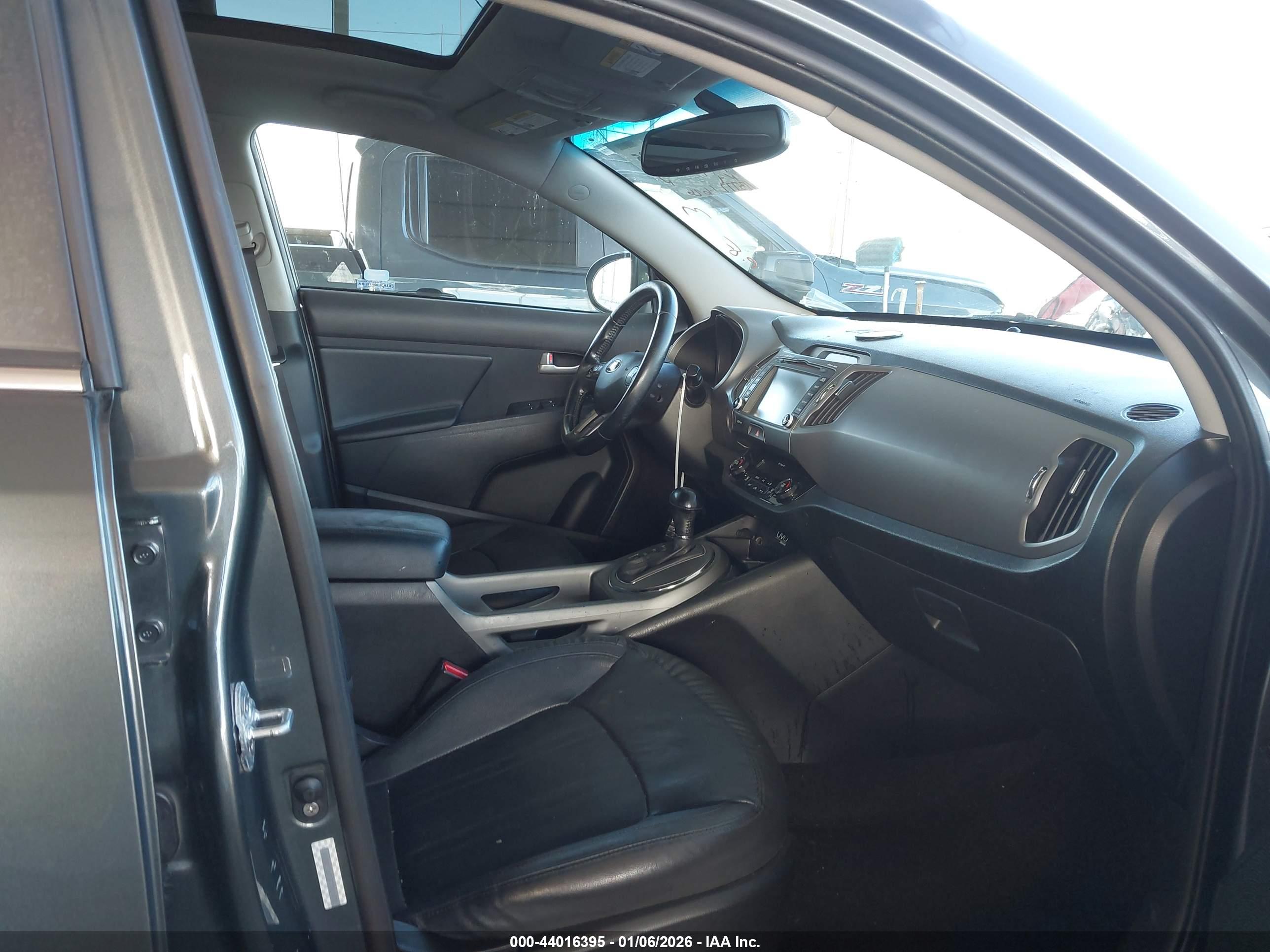 KIA SPORTAGE image 5