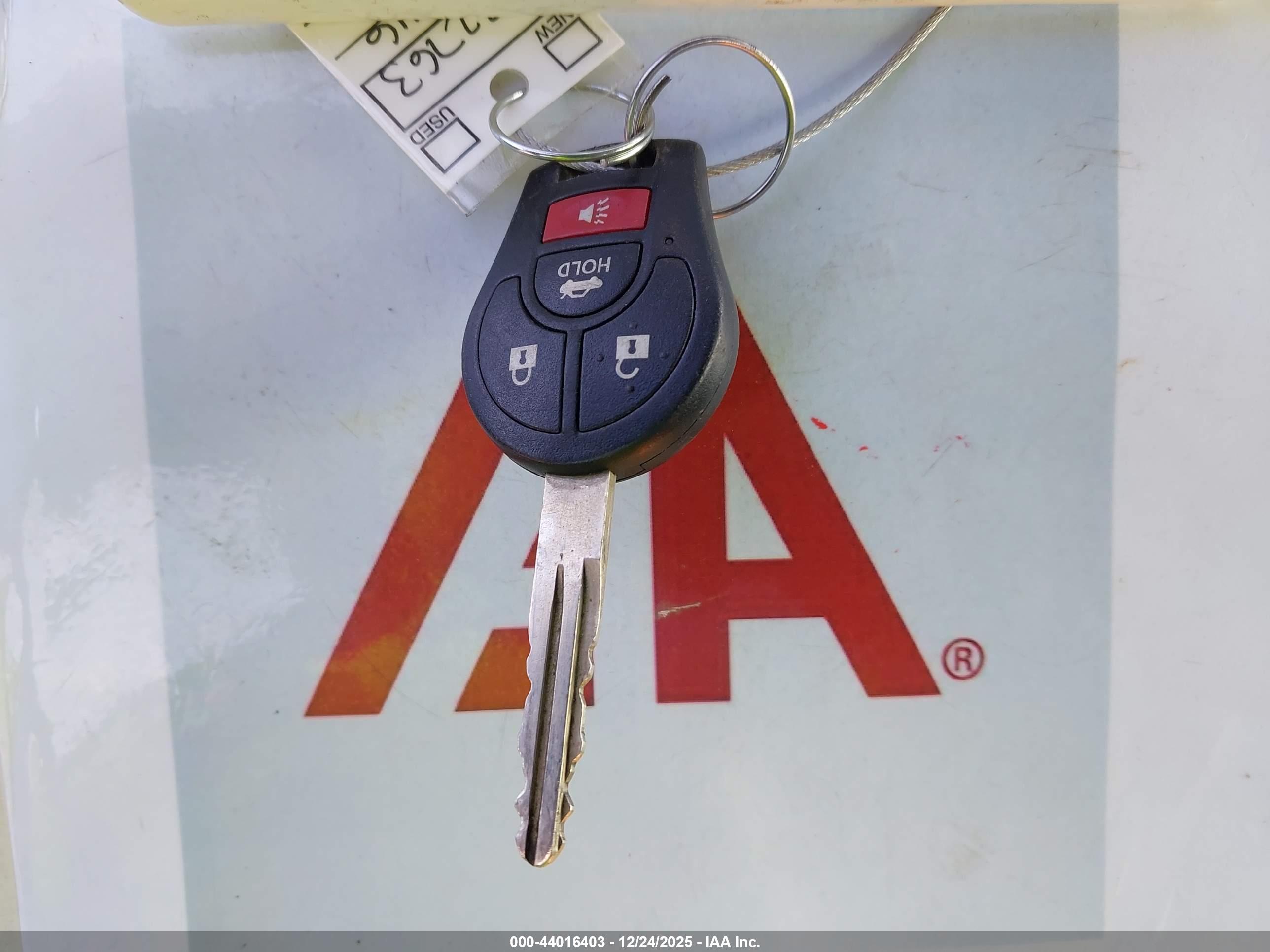 NISSAN VERSA image 11