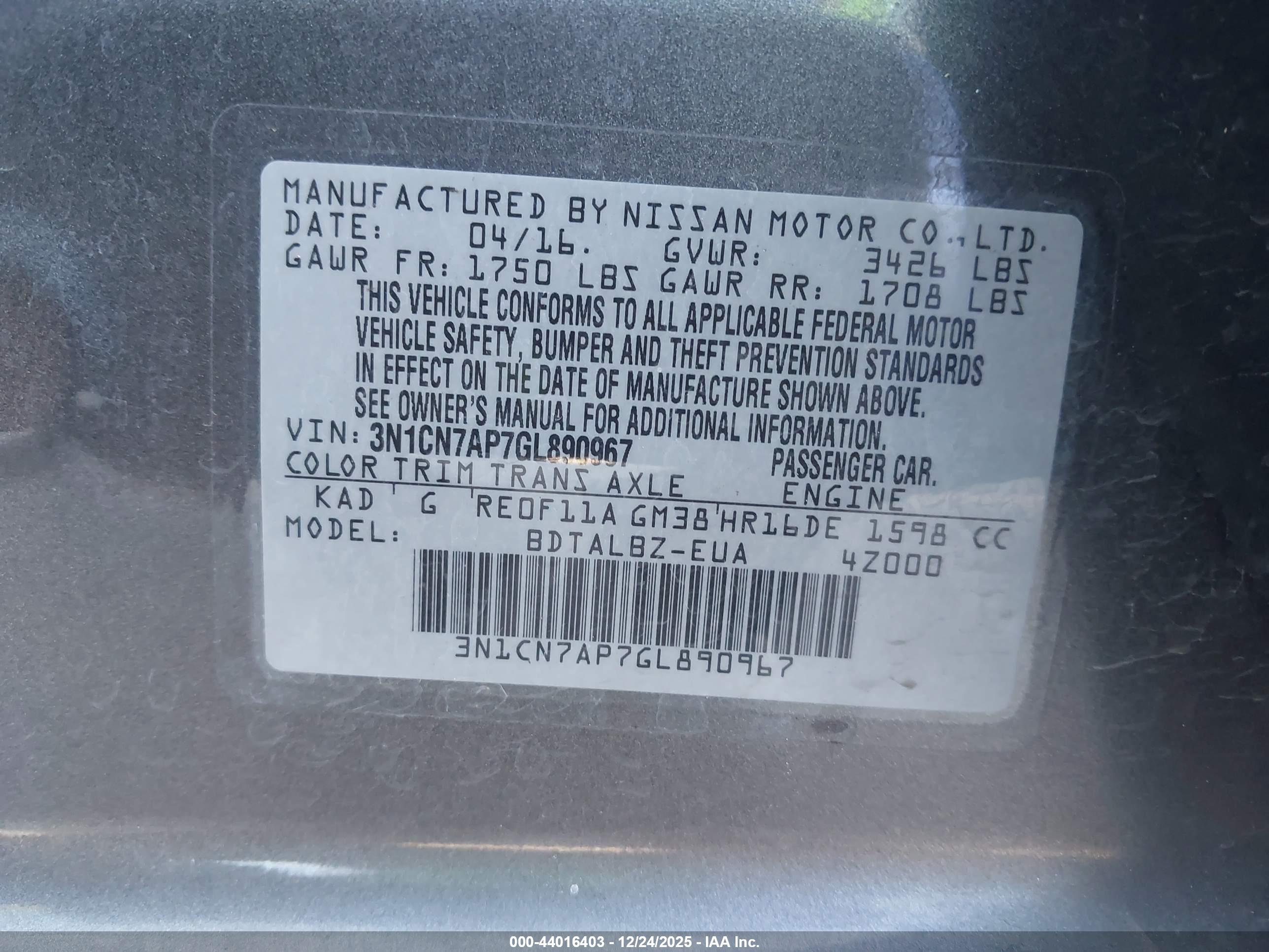 NISSAN VERSA image 9