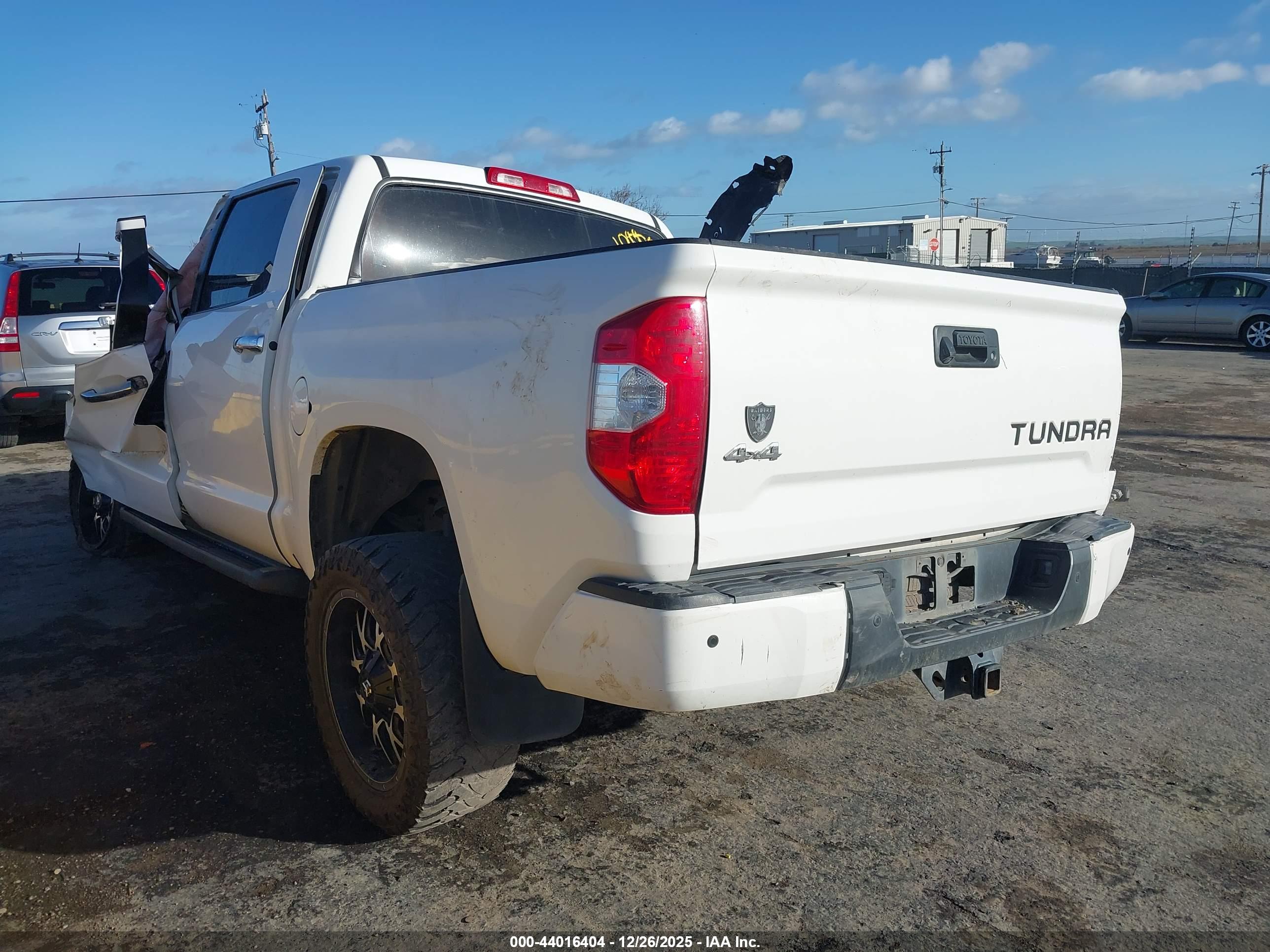 TOYOTA TUNDRA image 3