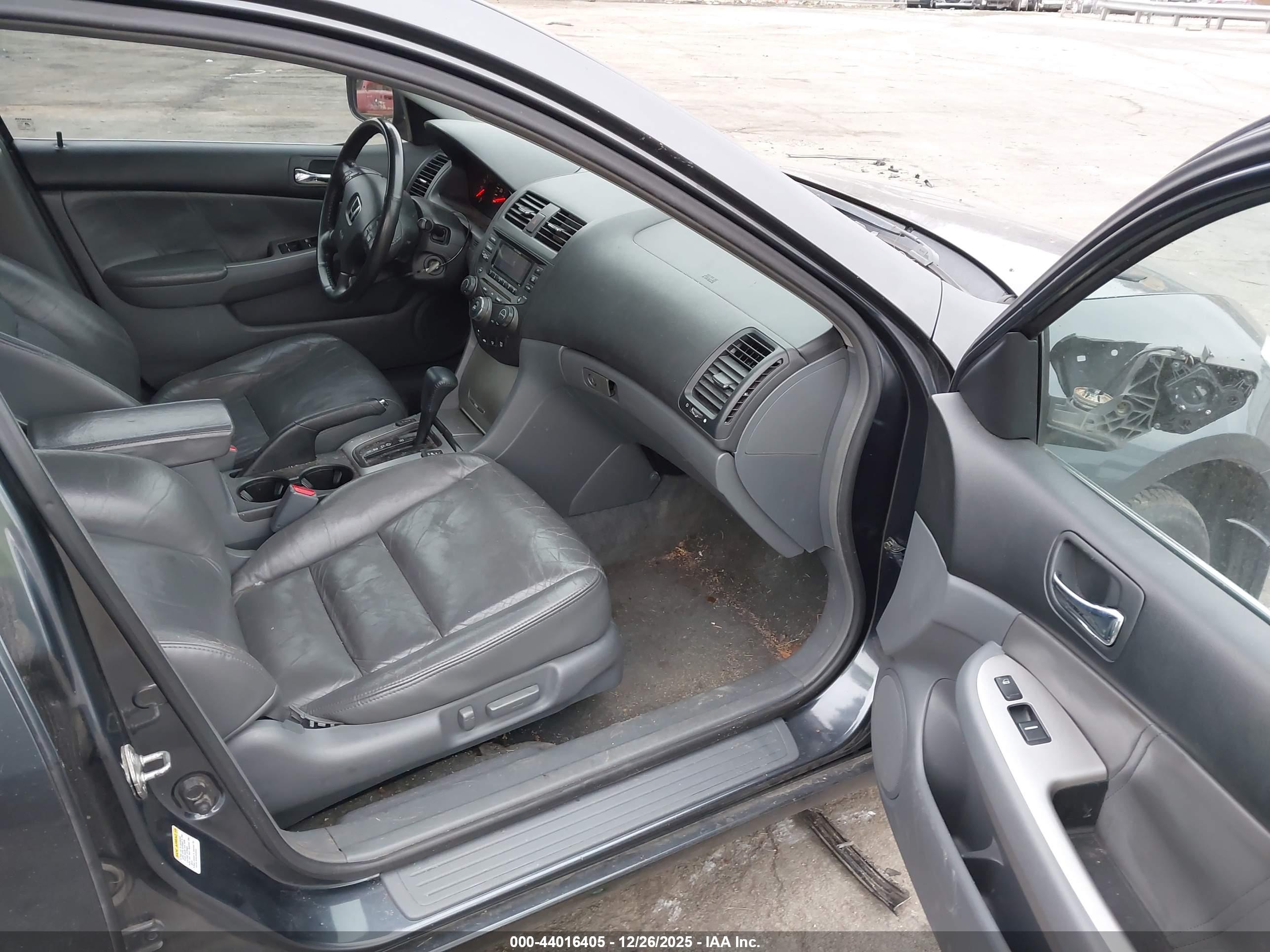 HONDA ACCORD image 5