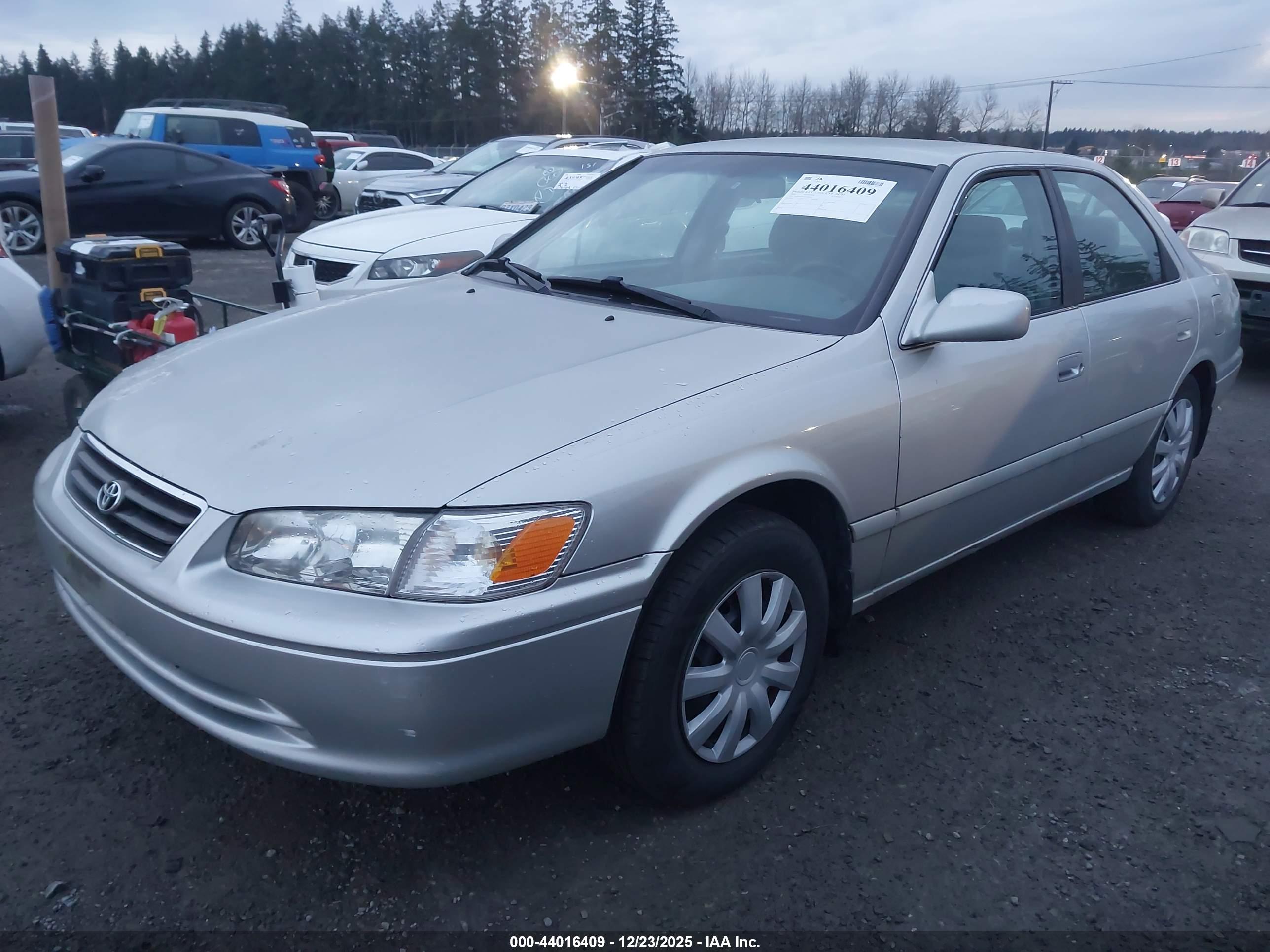 TOYOTA CAMRY image 2