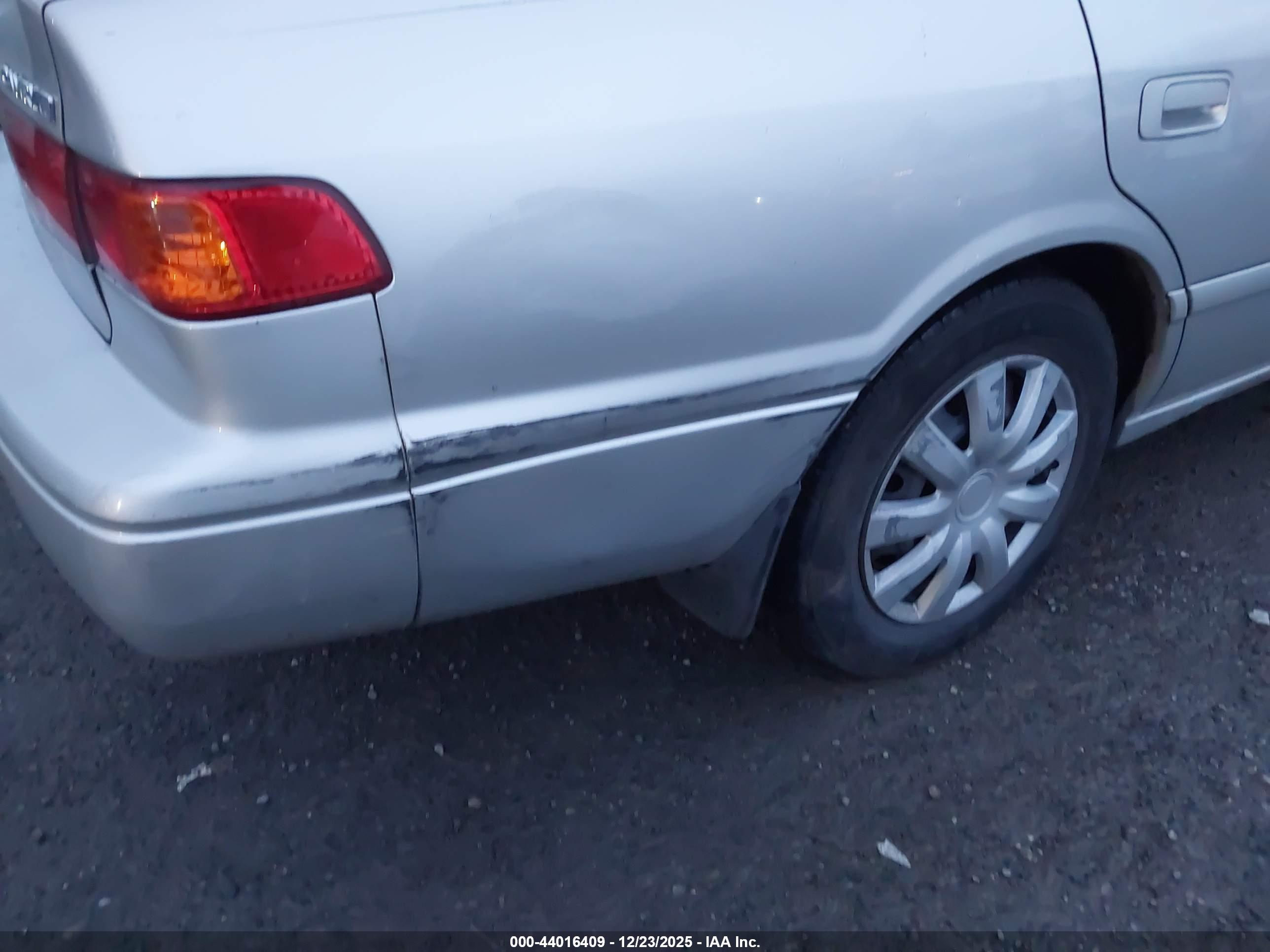 TOYOTA CAMRY image 6
