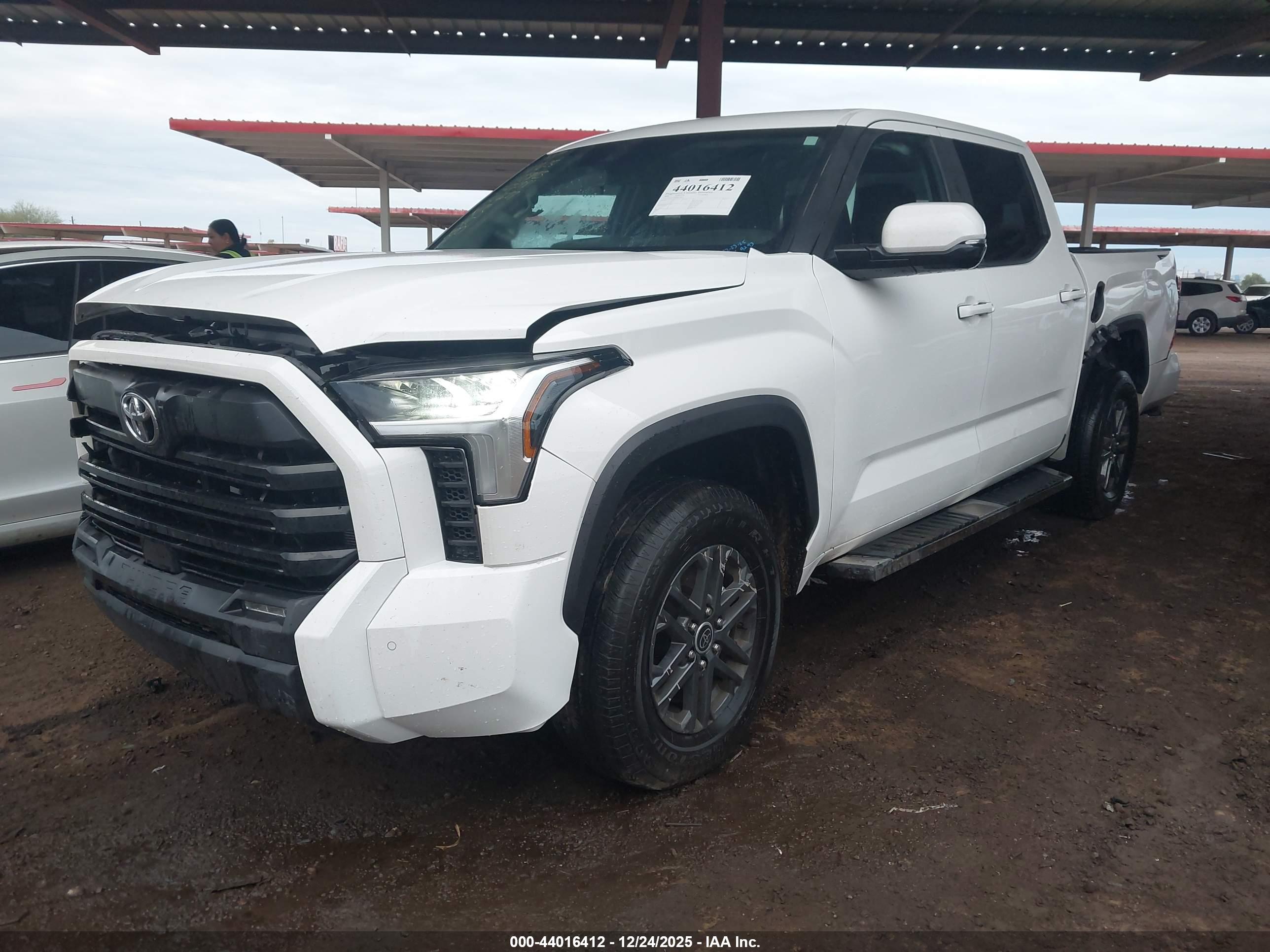 TOYOTA TUNDRA image 2