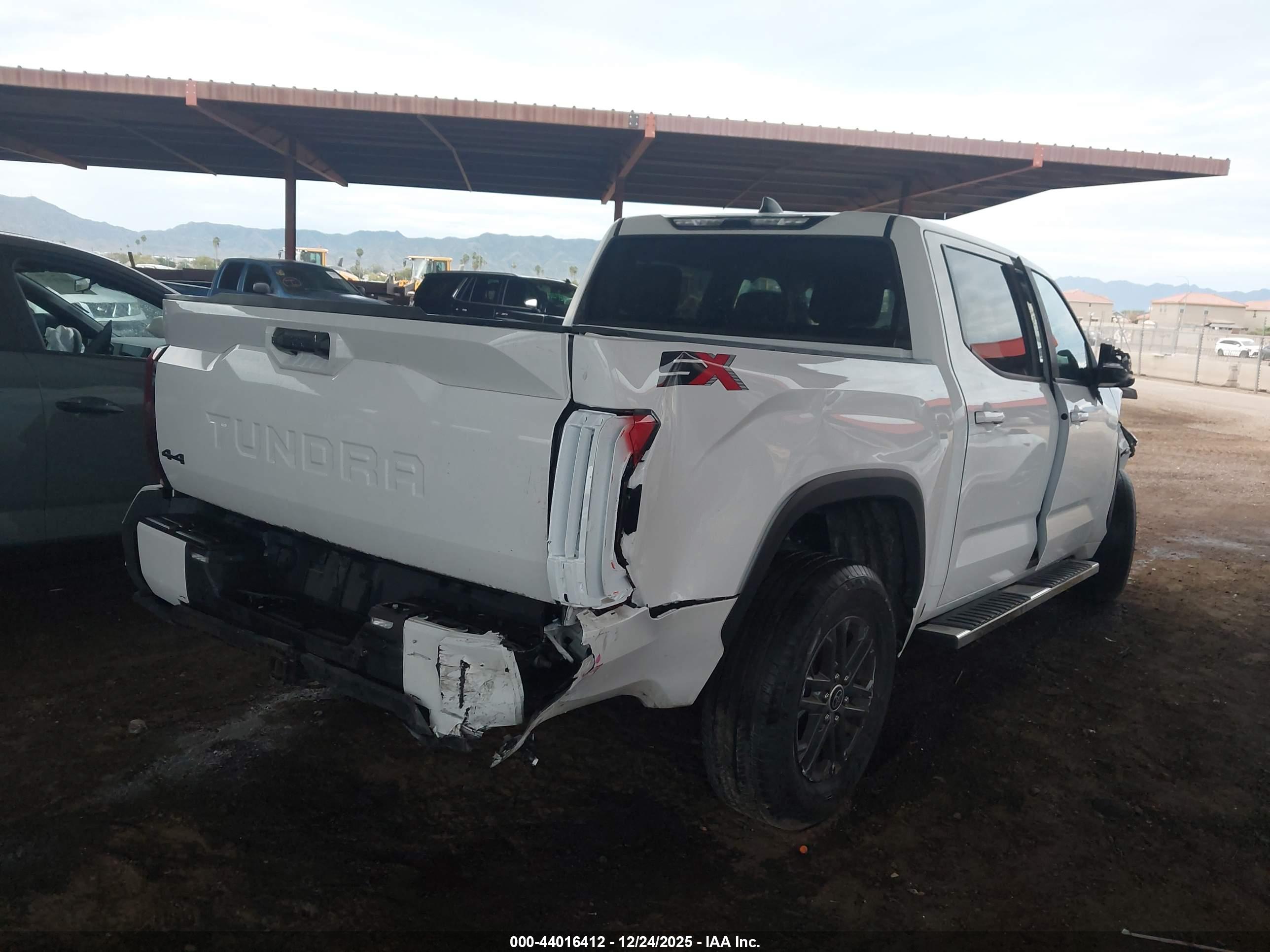 TOYOTA TUNDRA image 4