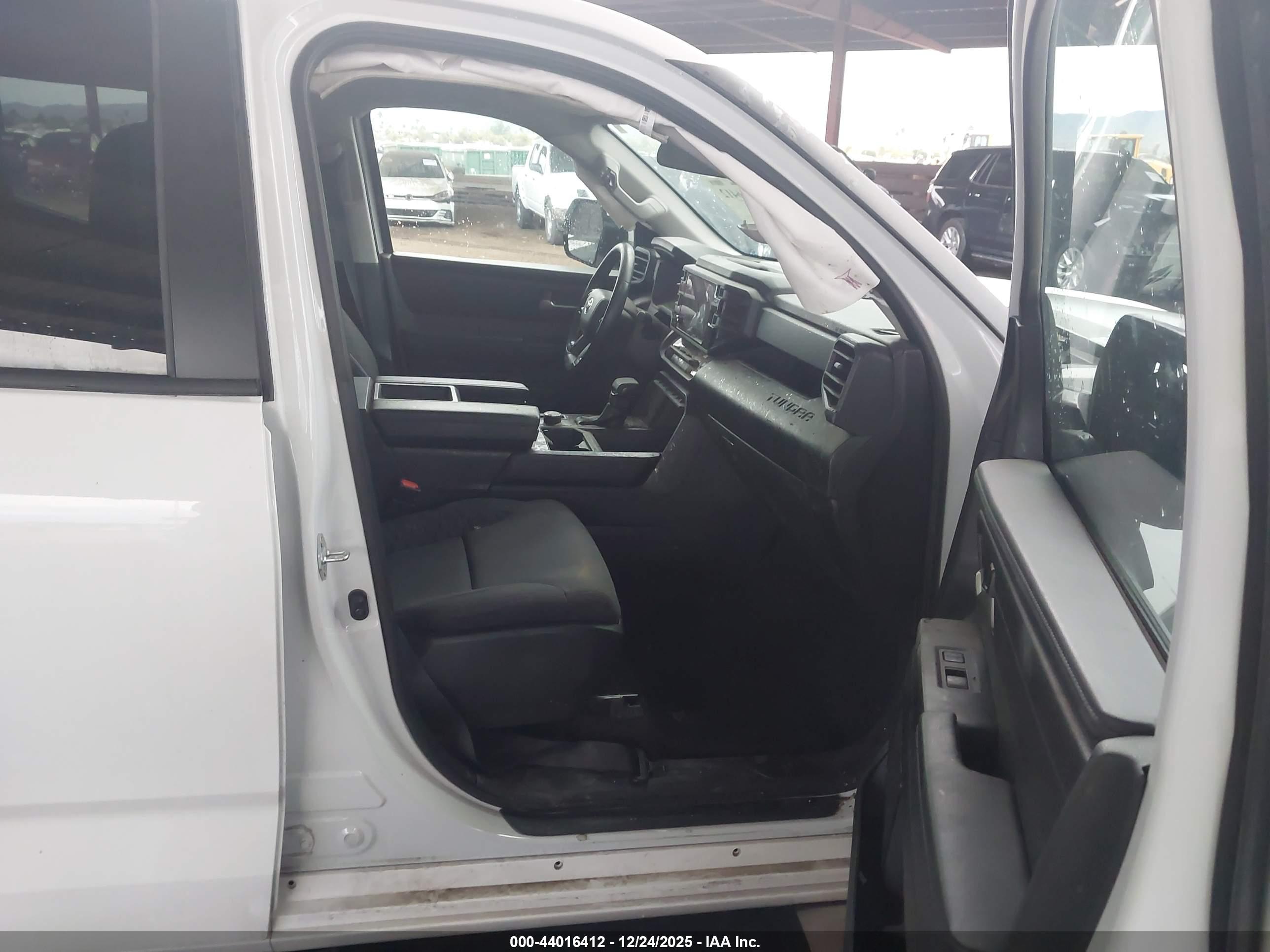 TOYOTA TUNDRA image 5