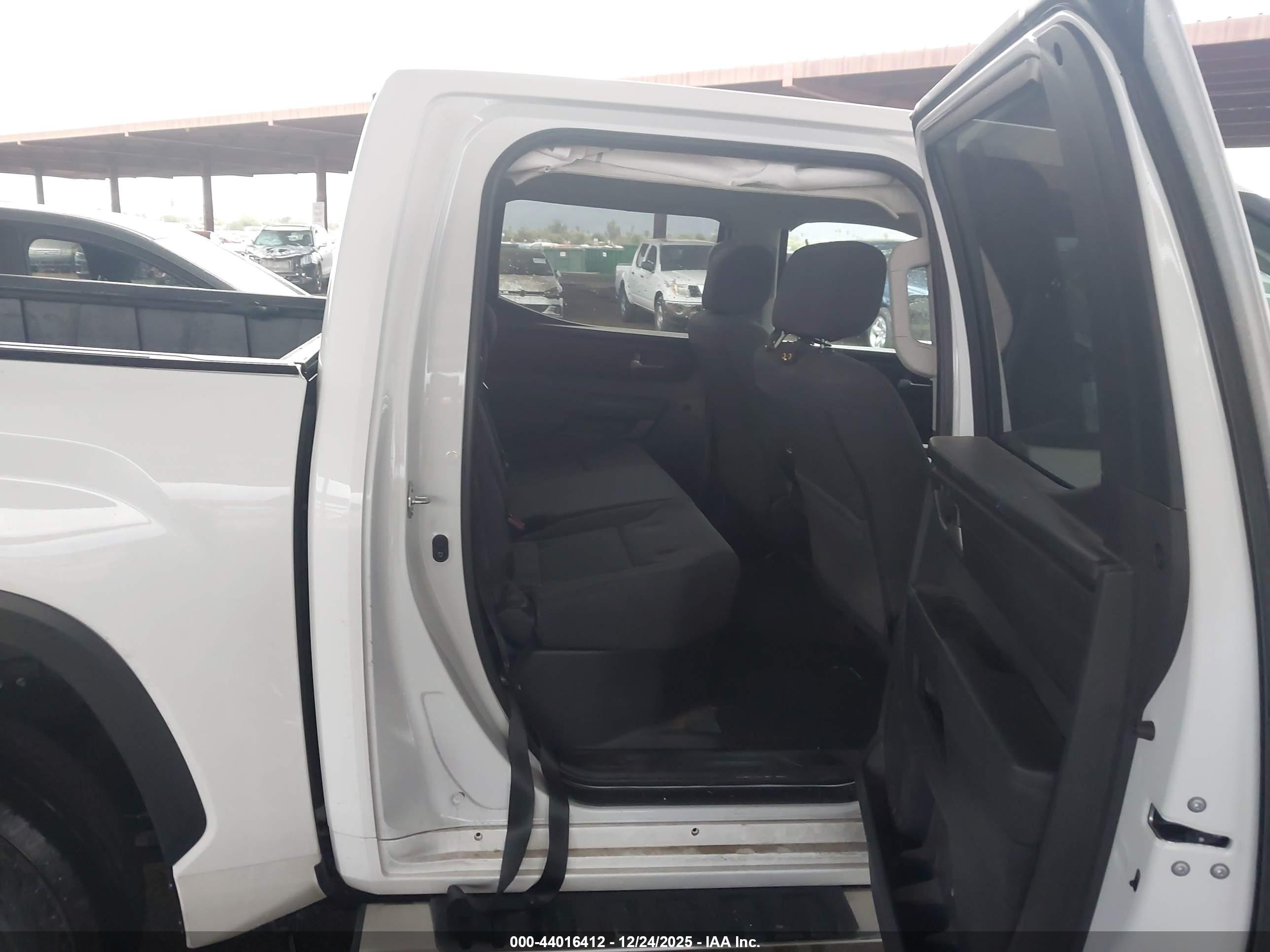 TOYOTA TUNDRA image 8