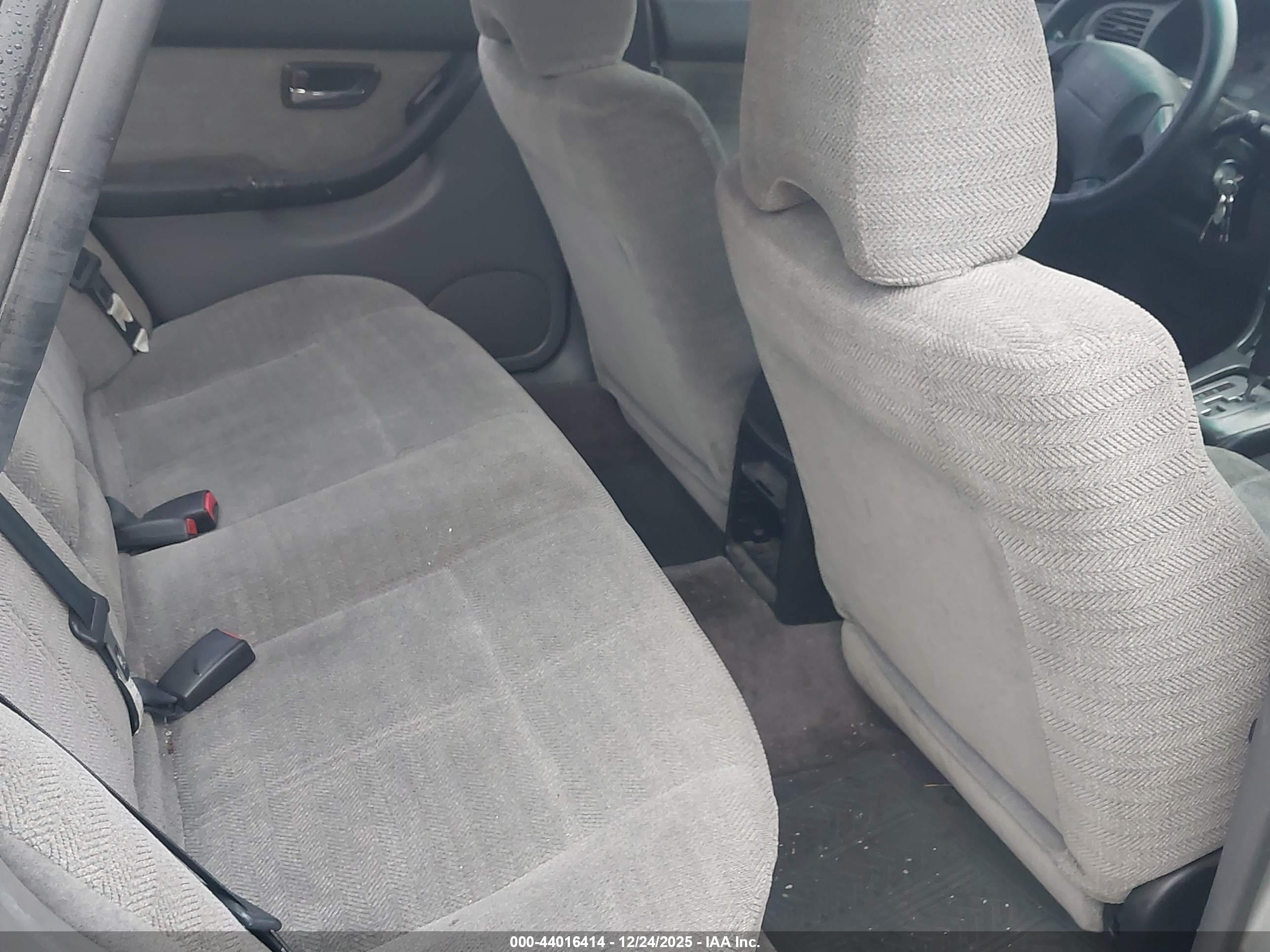 SUBARU LEGACY image 8