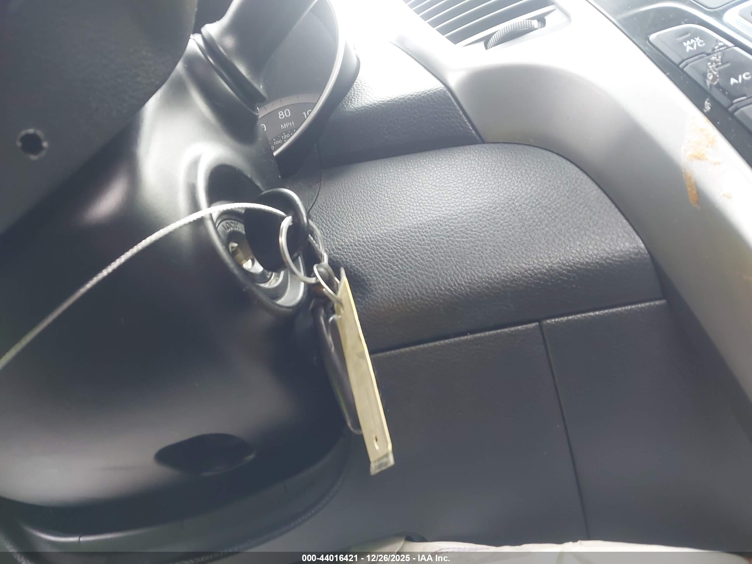 HYUNDAI ELANTRA image 11