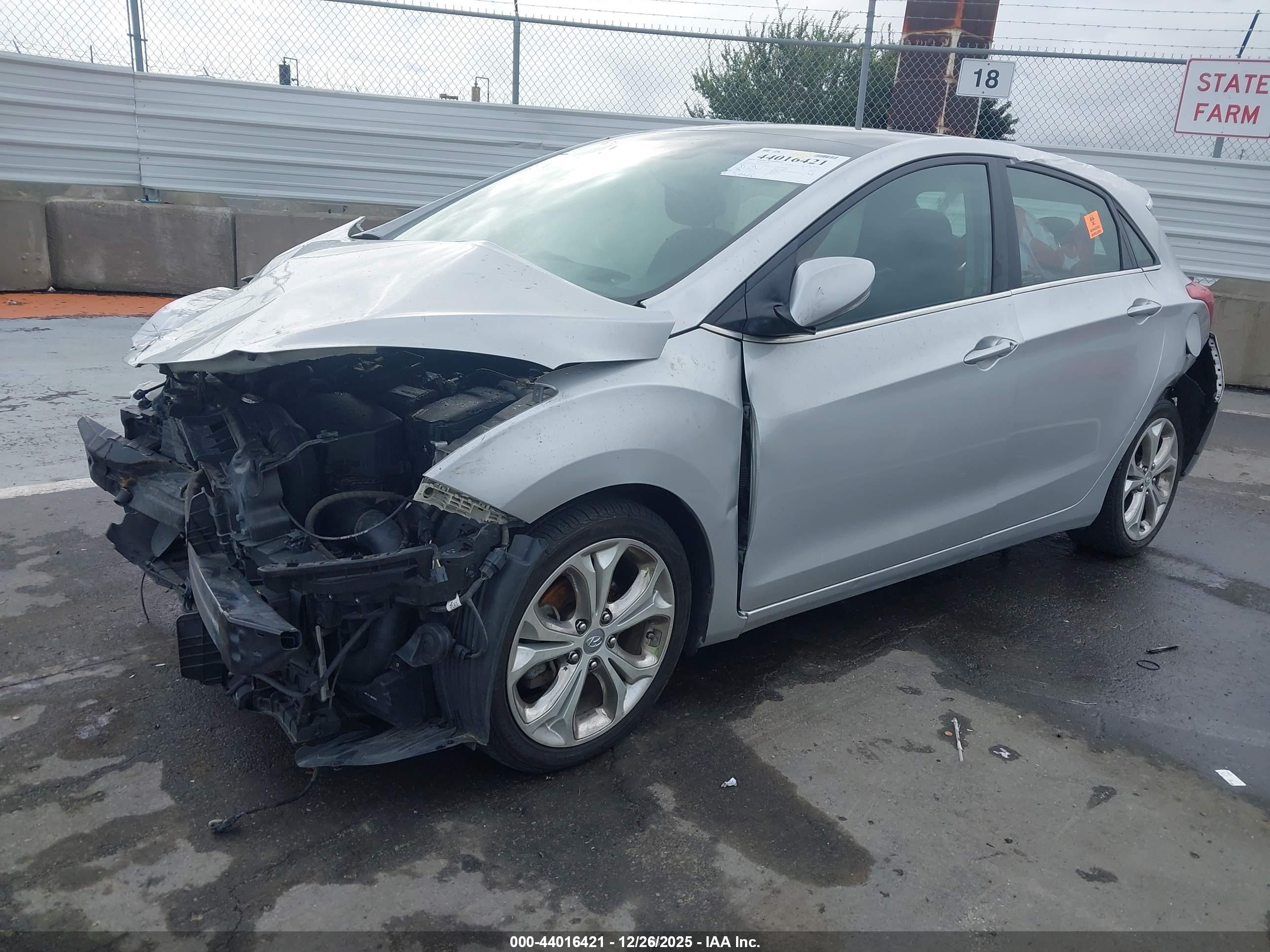 HYUNDAI ELANTRA image 2