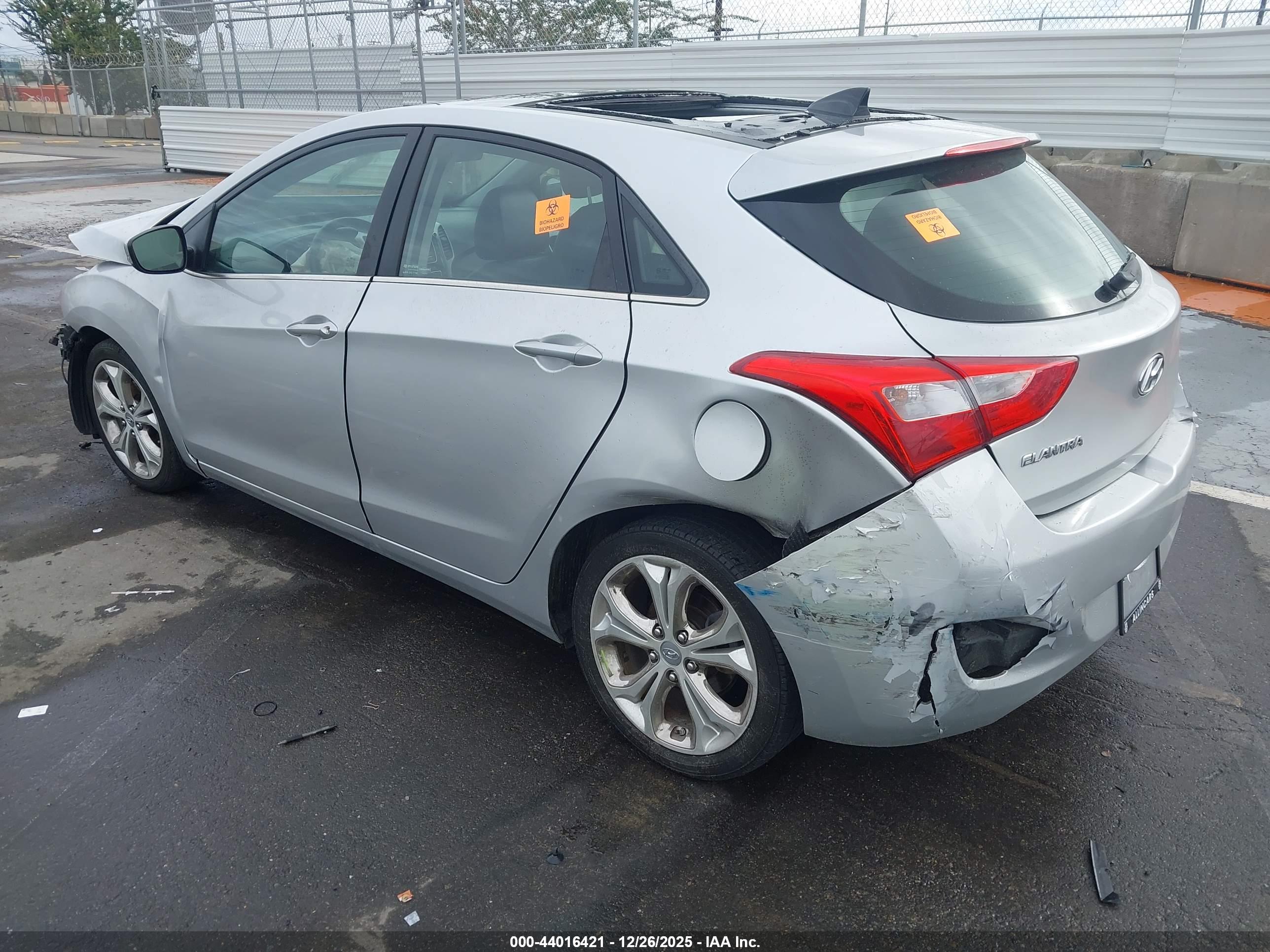 HYUNDAI ELANTRA image 3