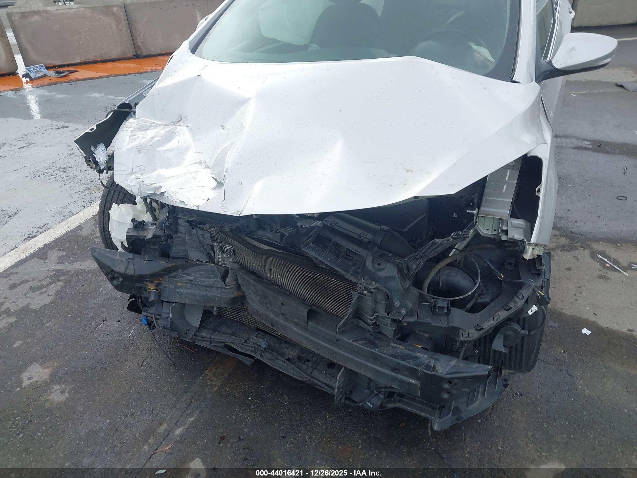 HYUNDAI ELANTRA image 6