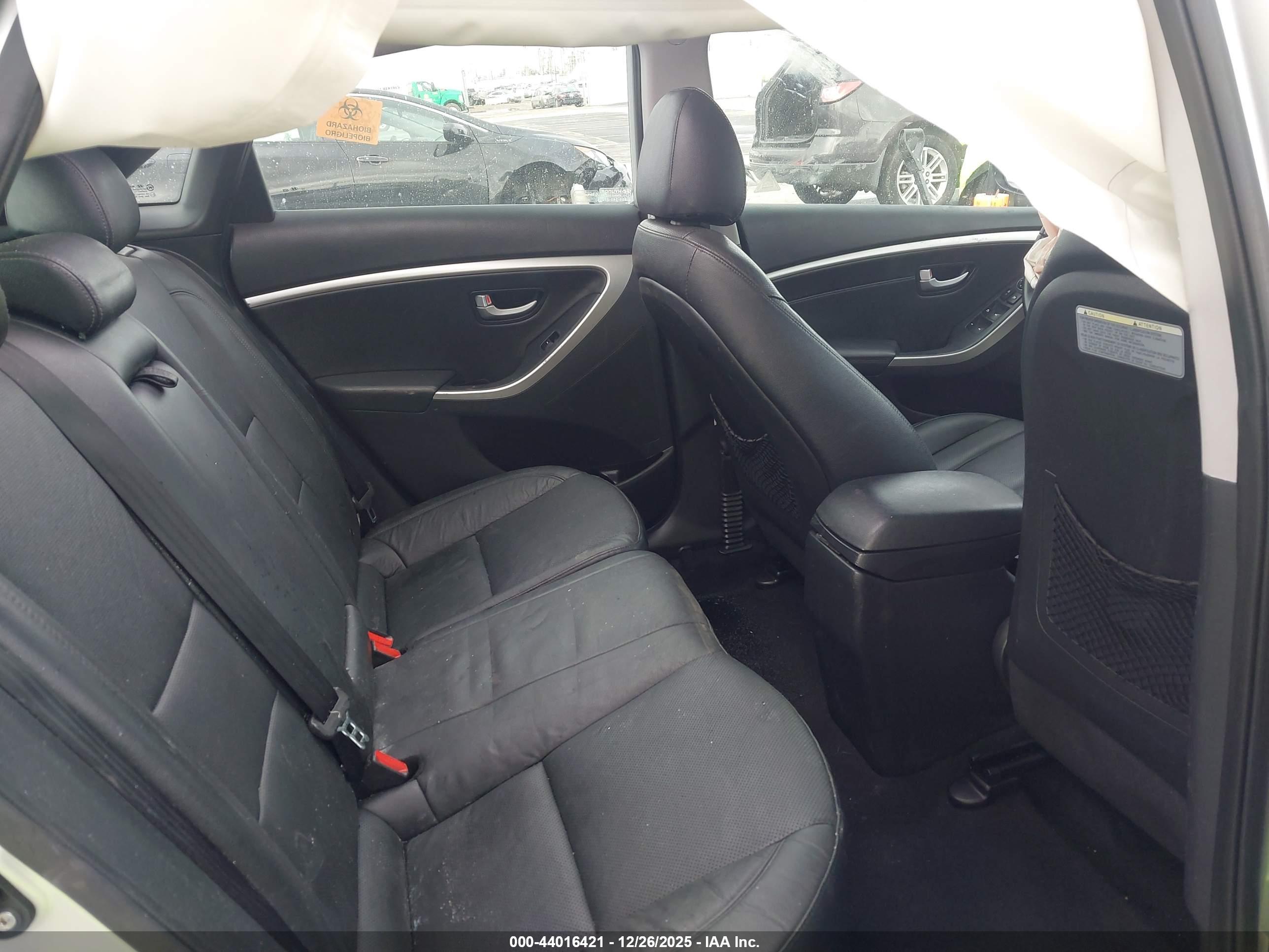 HYUNDAI ELANTRA image 8
