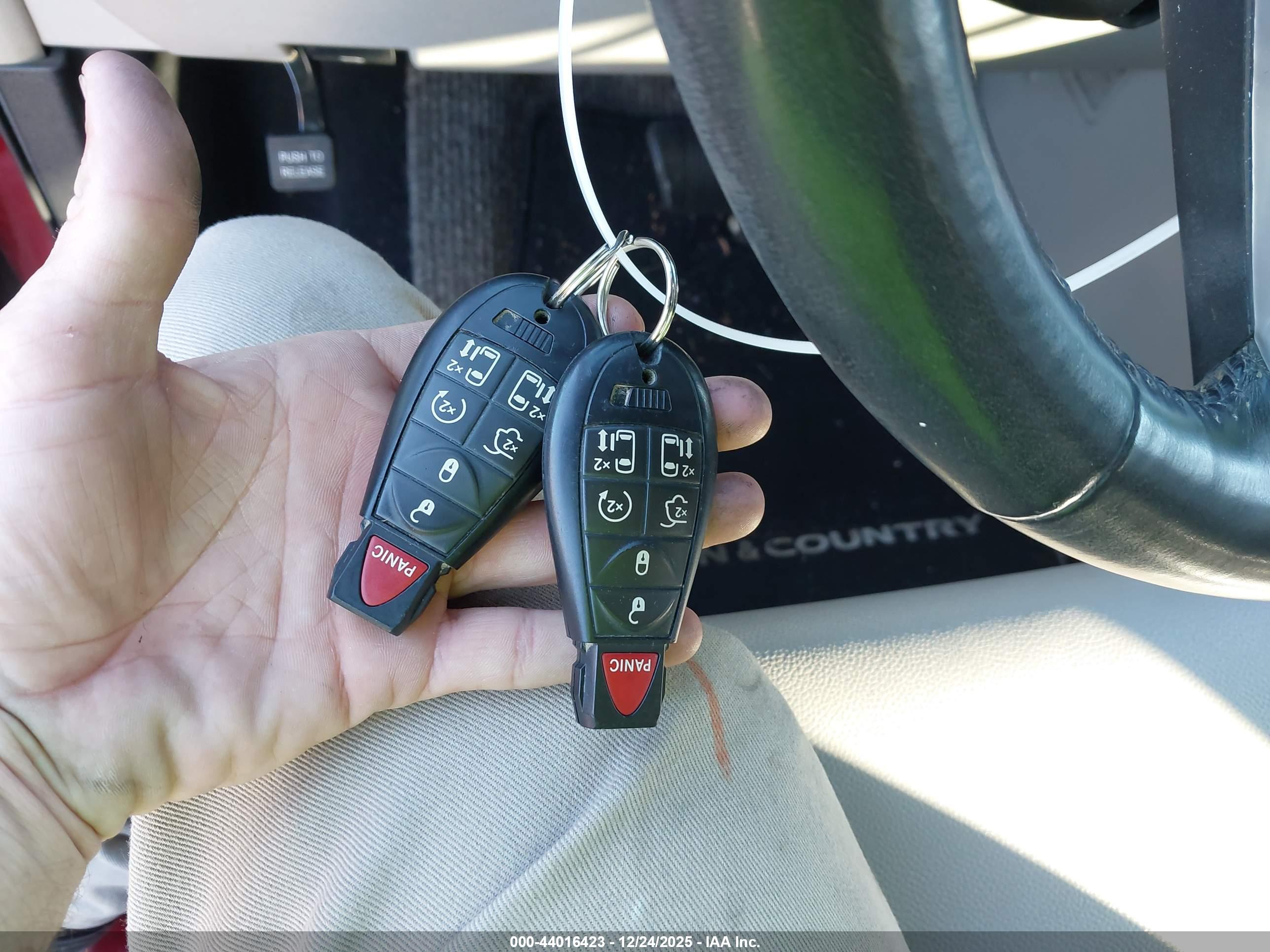 CHRYSLER TOWN image 11