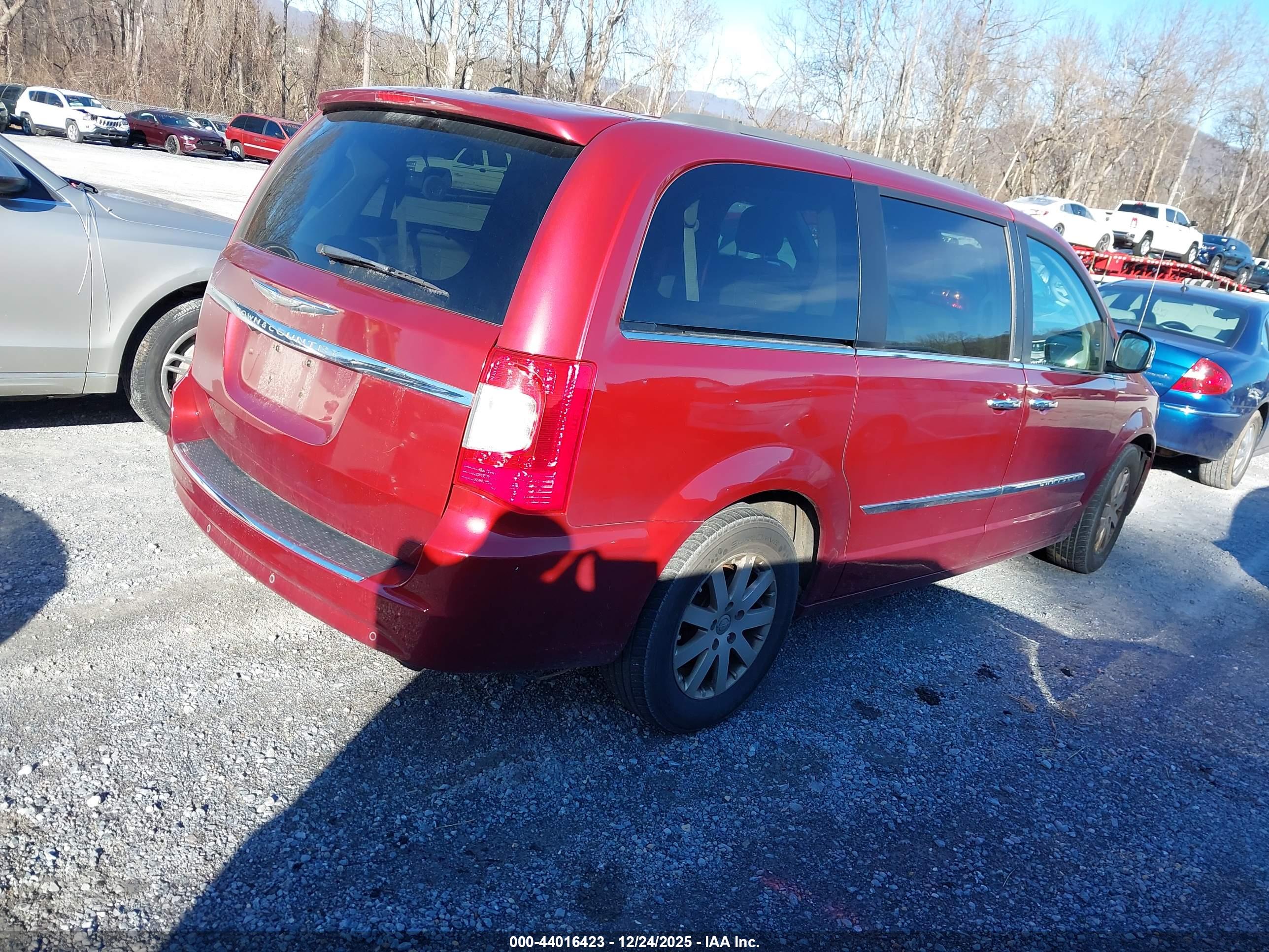 CHRYSLER TOWN image 4