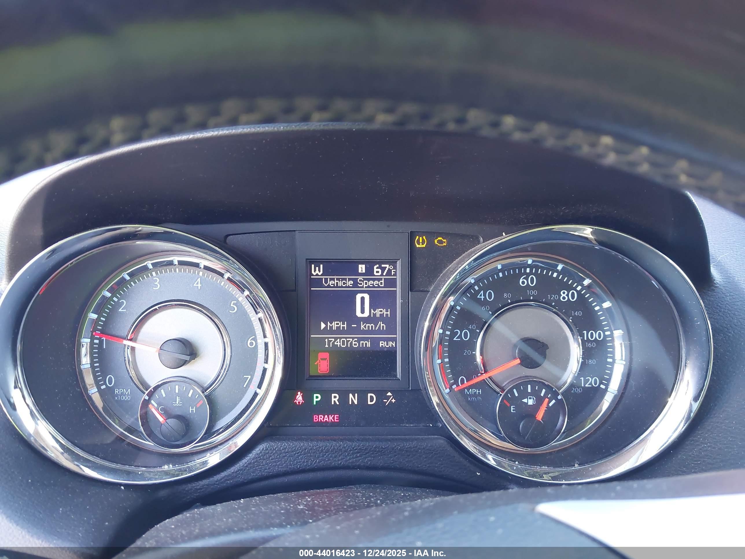 CHRYSLER TOWN image 7