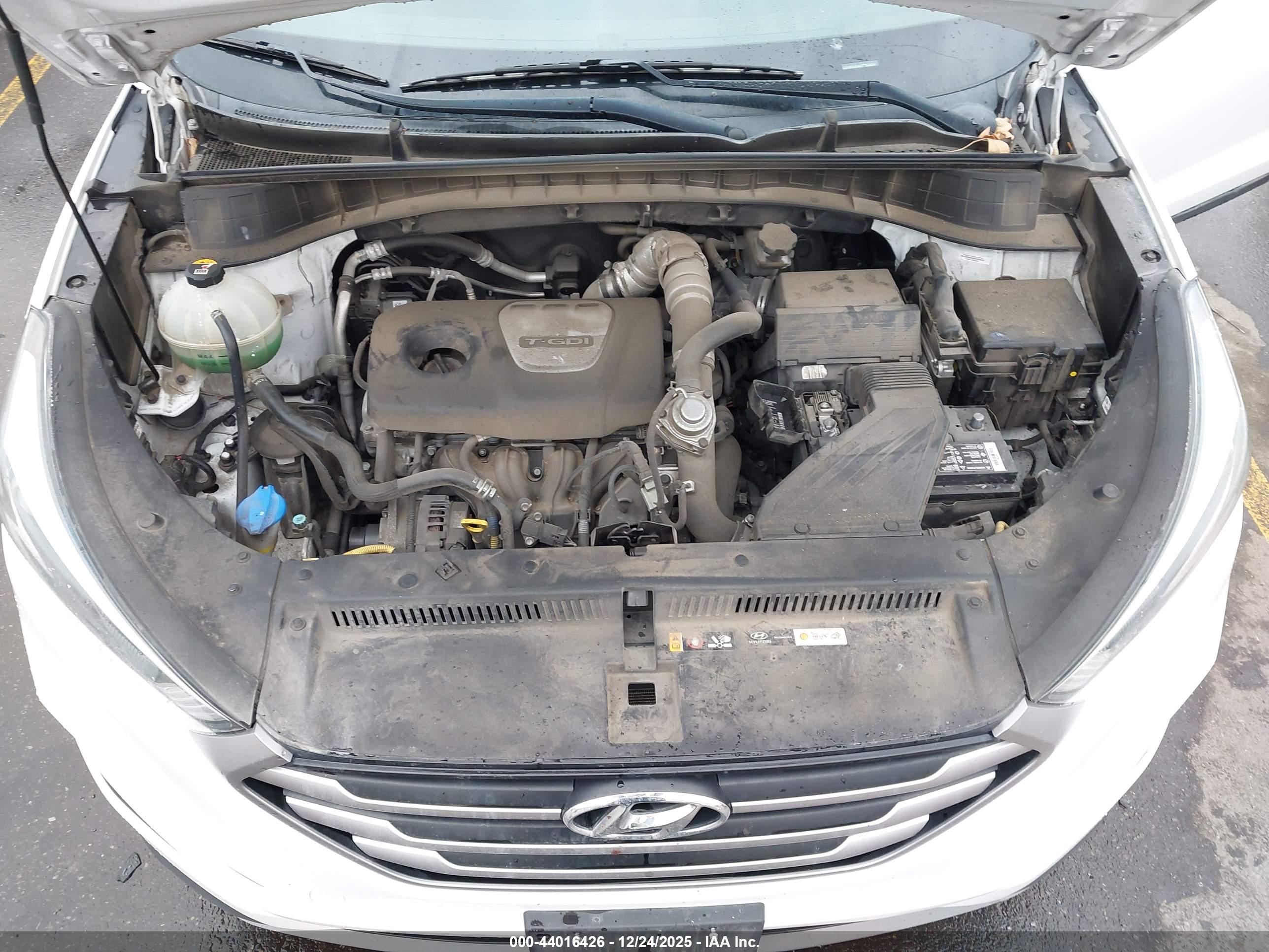 HYUNDAI TUCSON image 10