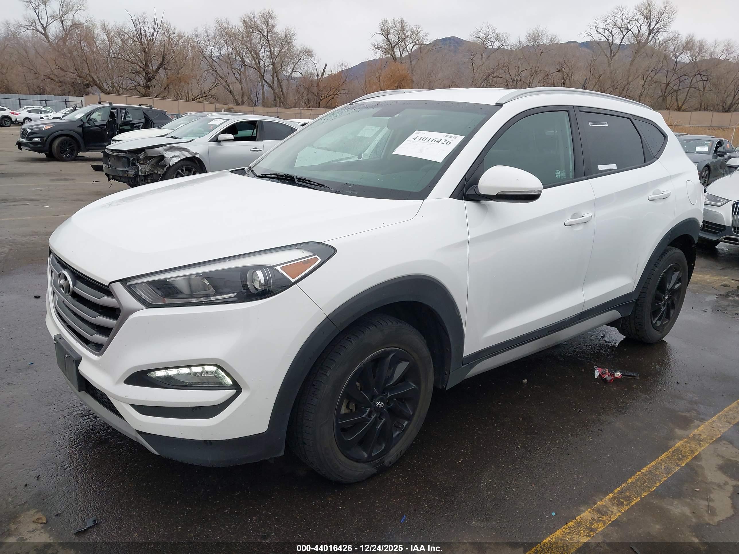 HYUNDAI TUCSON image 2