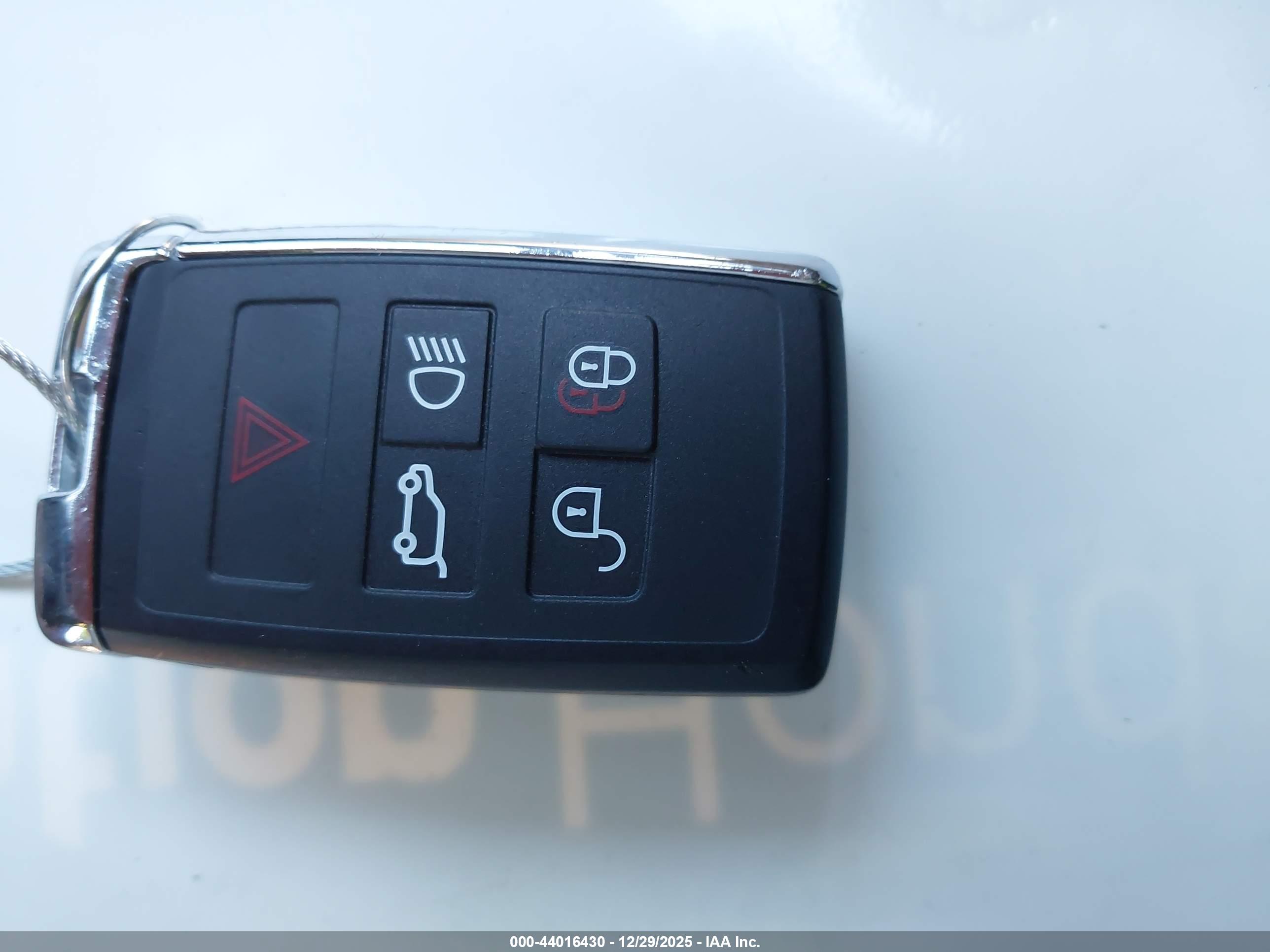 LAND ROVER image 11