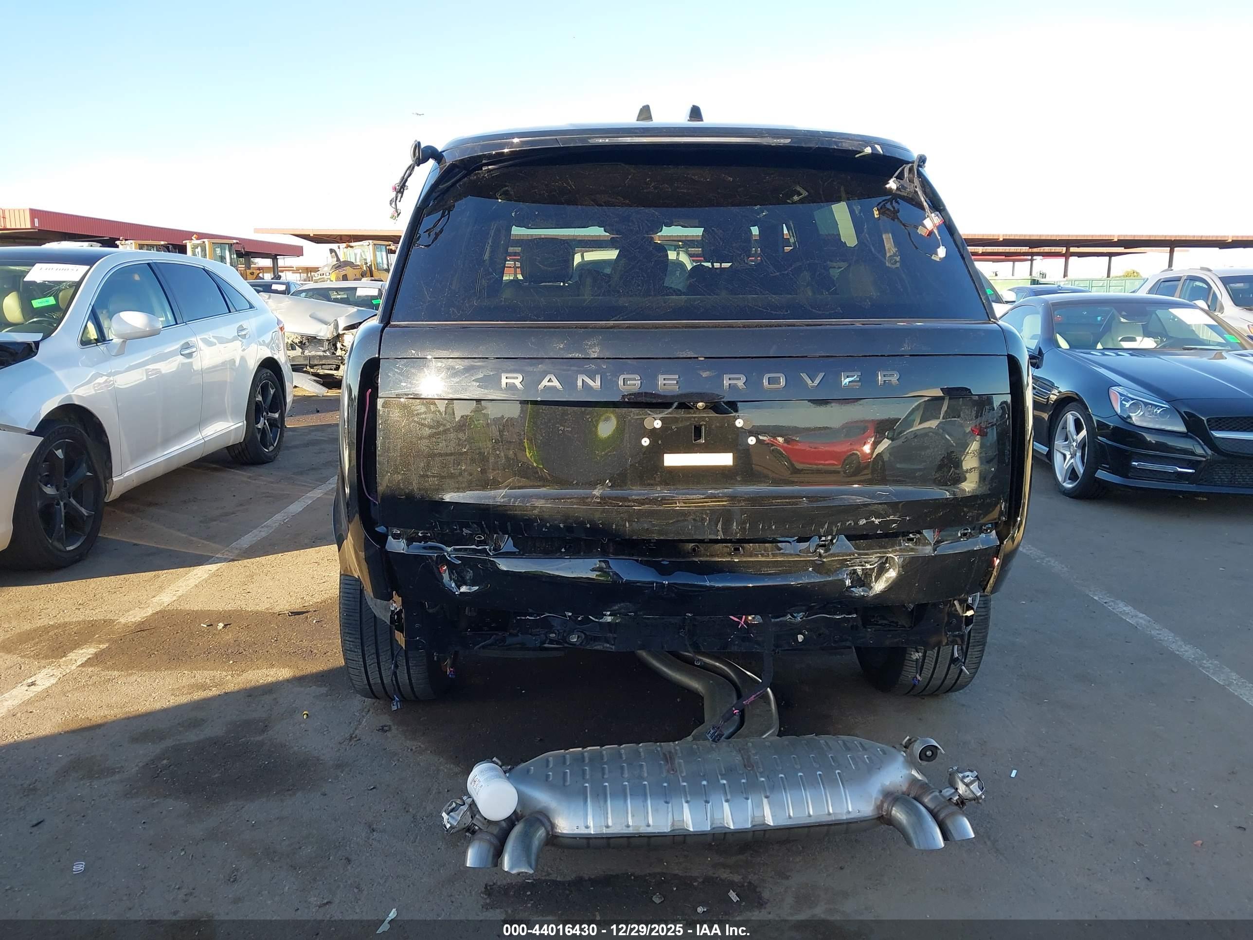 LAND ROVER image 6