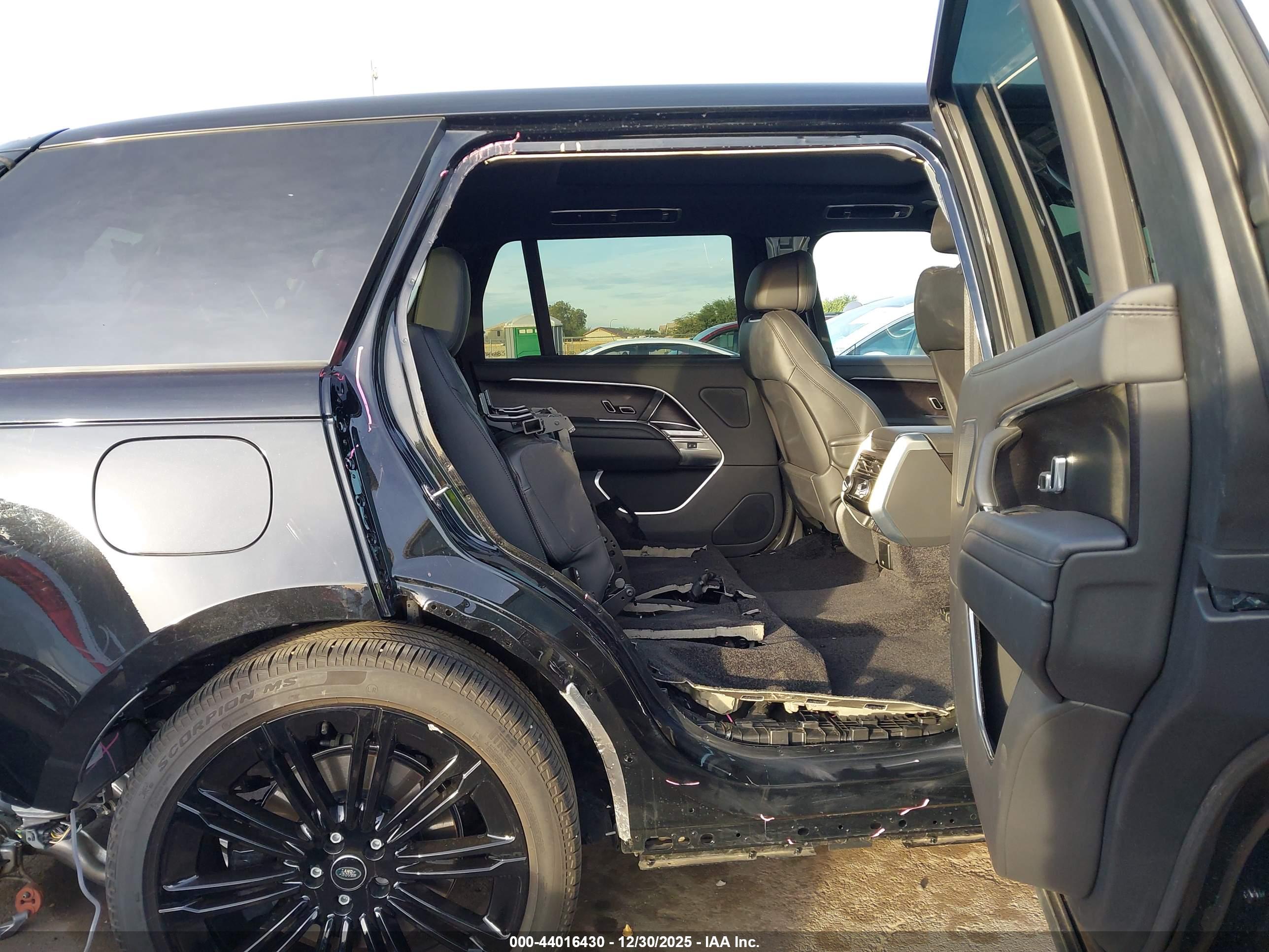 LAND ROVER image 8