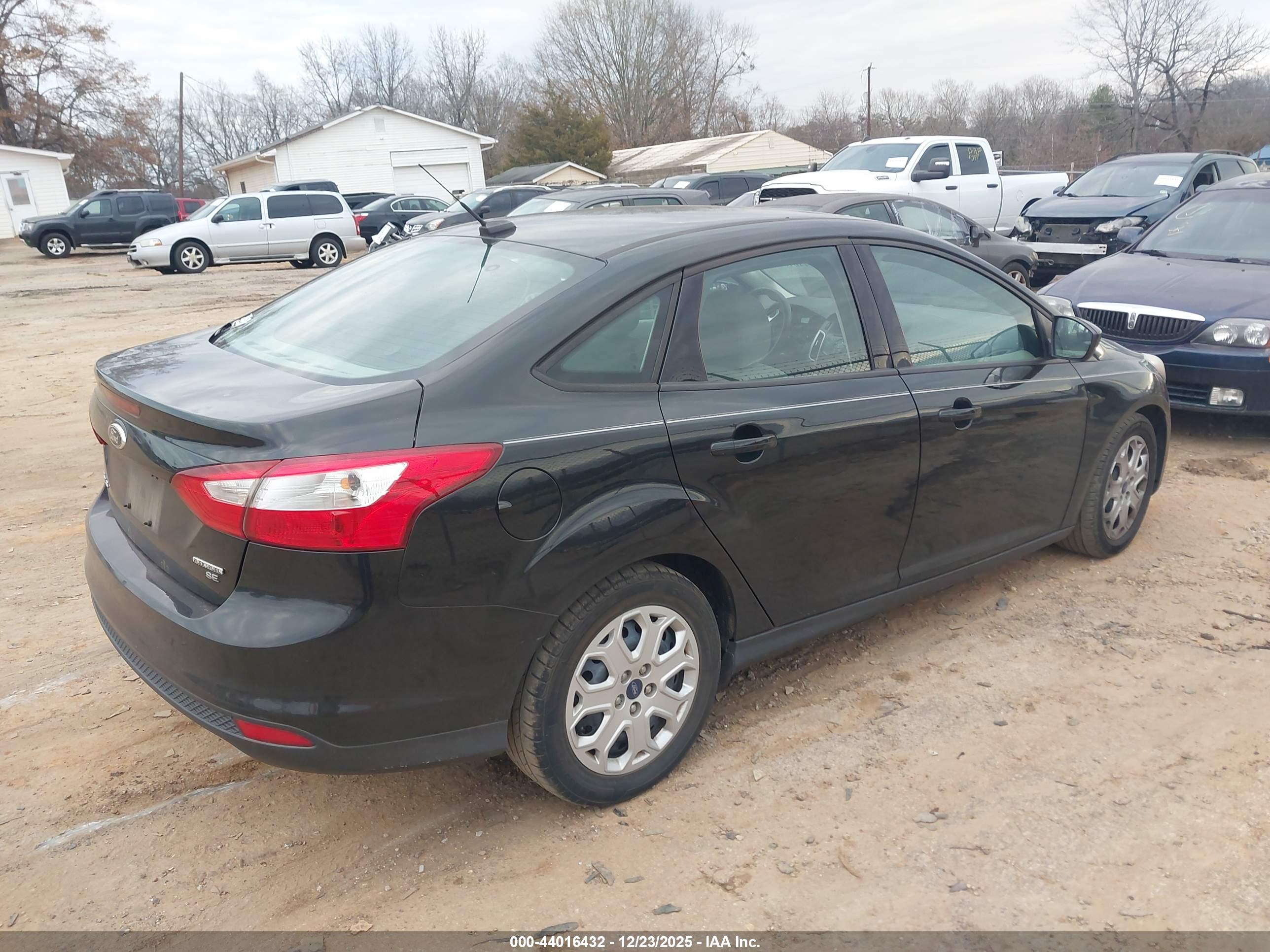 FORD FOCUS image 4
