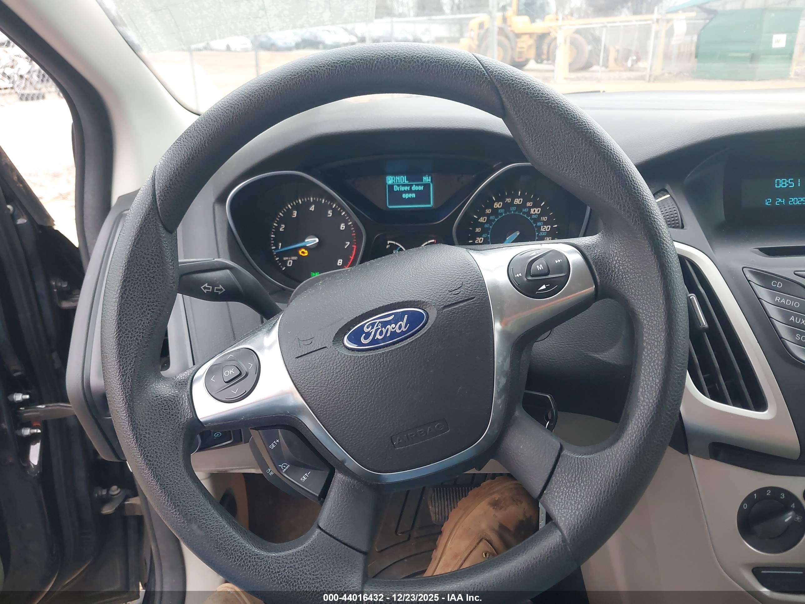 FORD FOCUS image 6