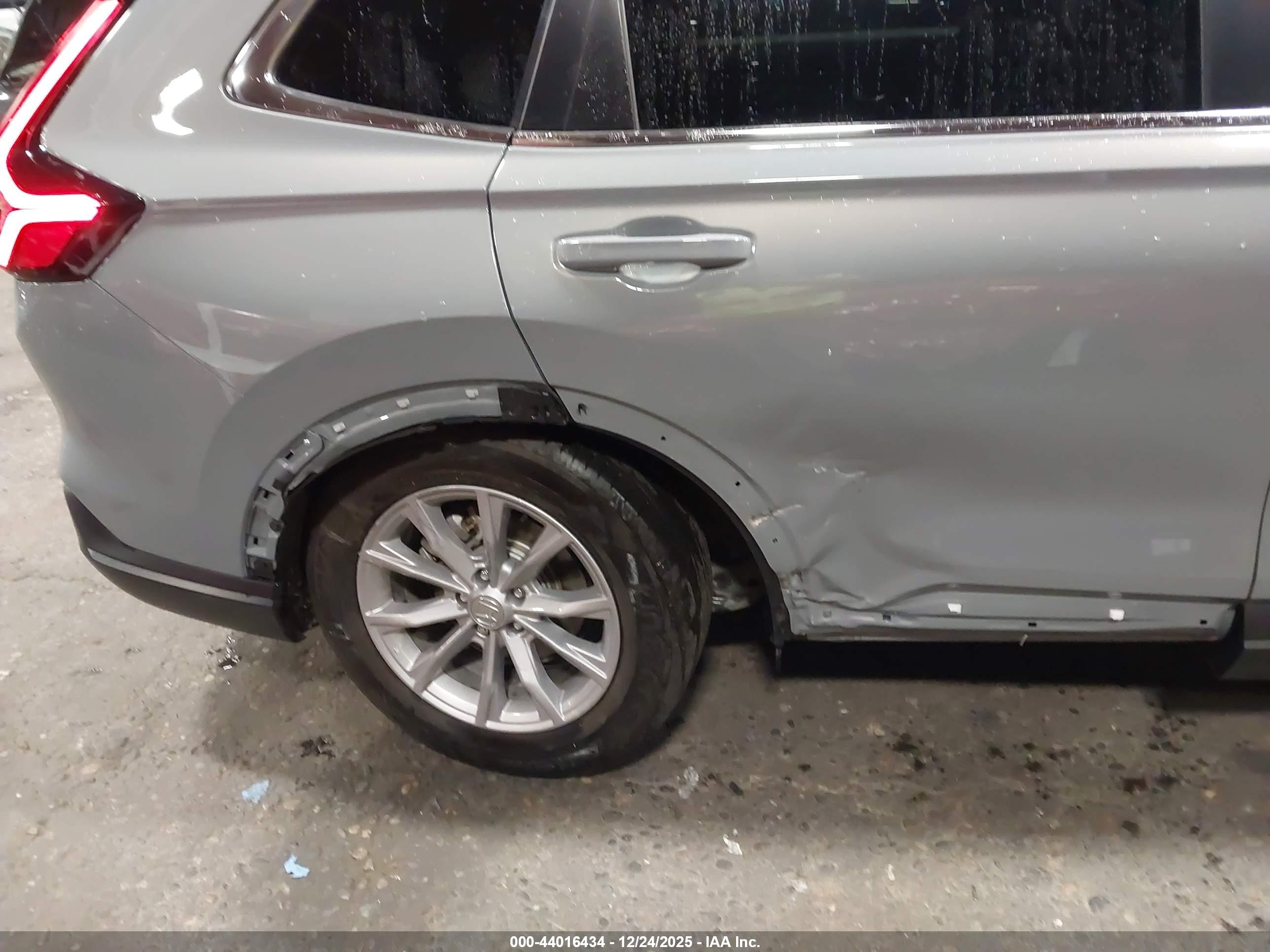 HONDA CR-V image 6