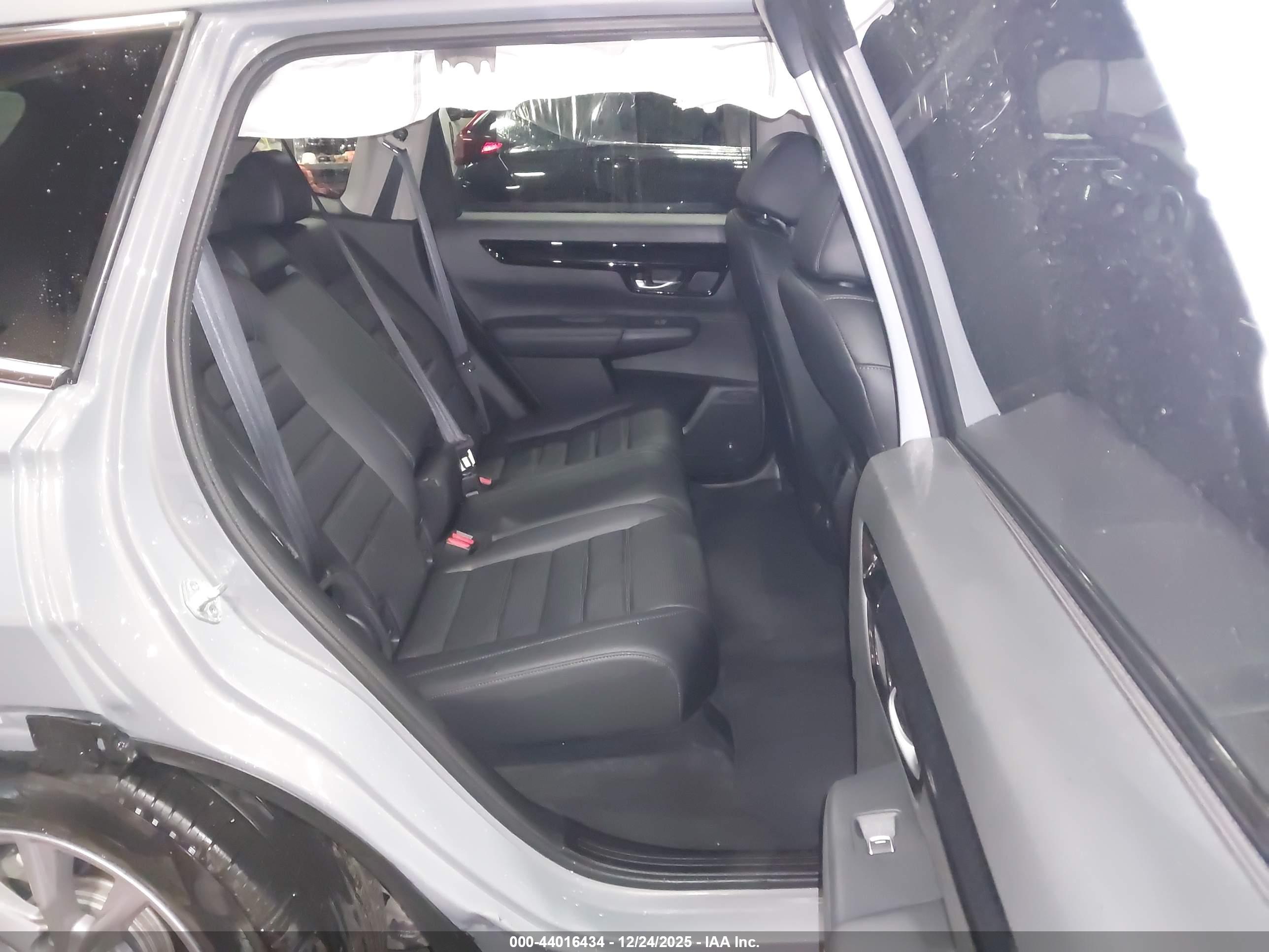 HONDA CR-V image 8